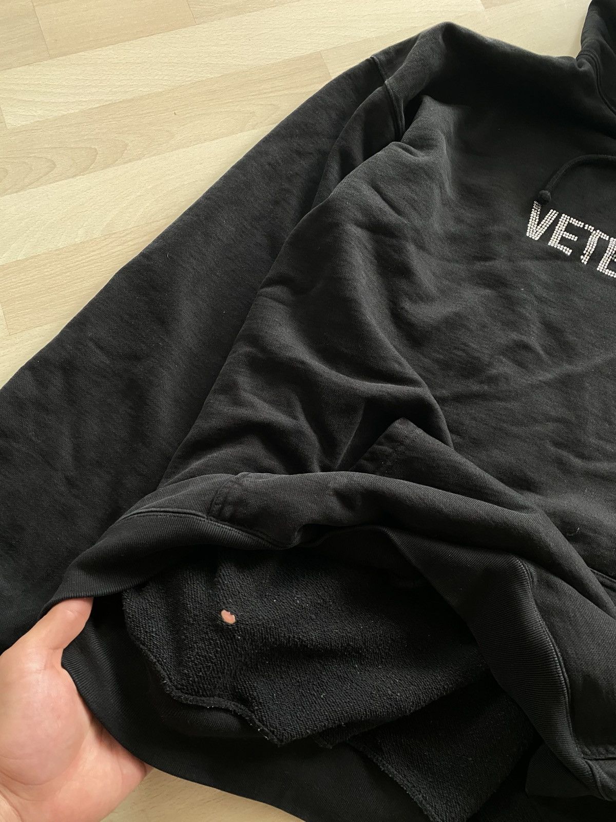 Vetements Vetements Rhinestones Logo Dense Hoodie Size US L / EU 52-54 / 3 - 9 Thumbnail