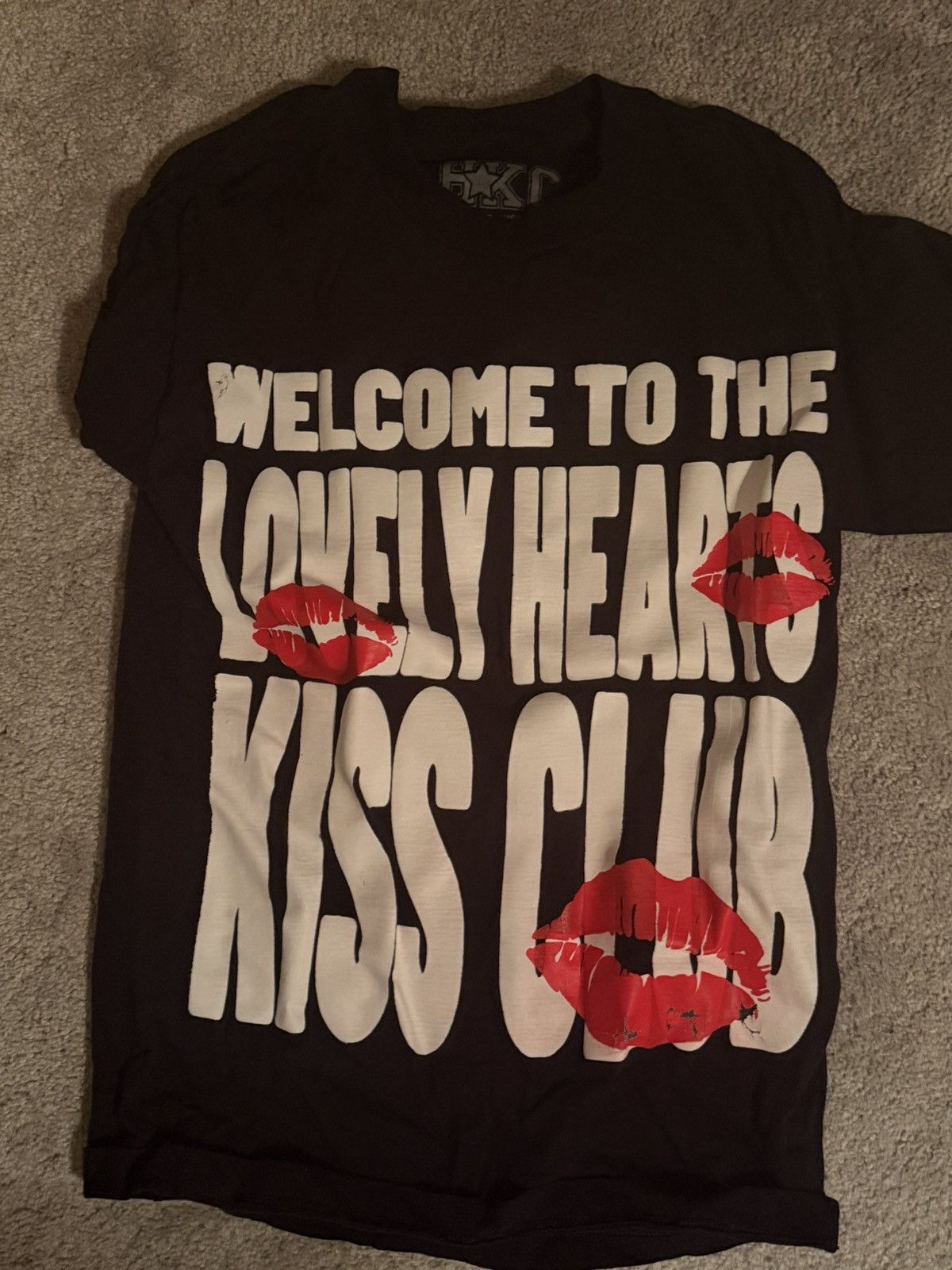 Other lovely hearts kissing club shirt Size US S / EU 44-46 / 1 - 1 Thumbnail