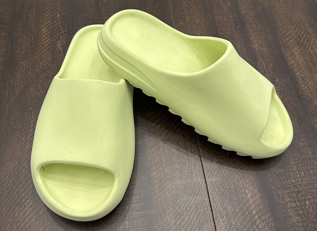Yeezy Yeezy Slide Glow Green Men’s Size 10 Size US 10 / EU 43 - 1 Thumbnail