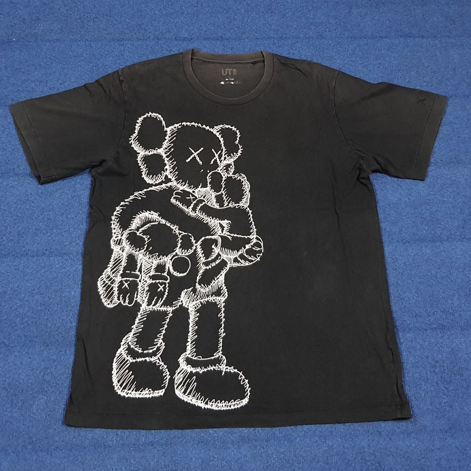 Kaws × Uniqlo Vintage UT x KAWS Big Printed Tshirt C294N40 Size US L / EU 52-54 / 3 - 1 Thumbnail