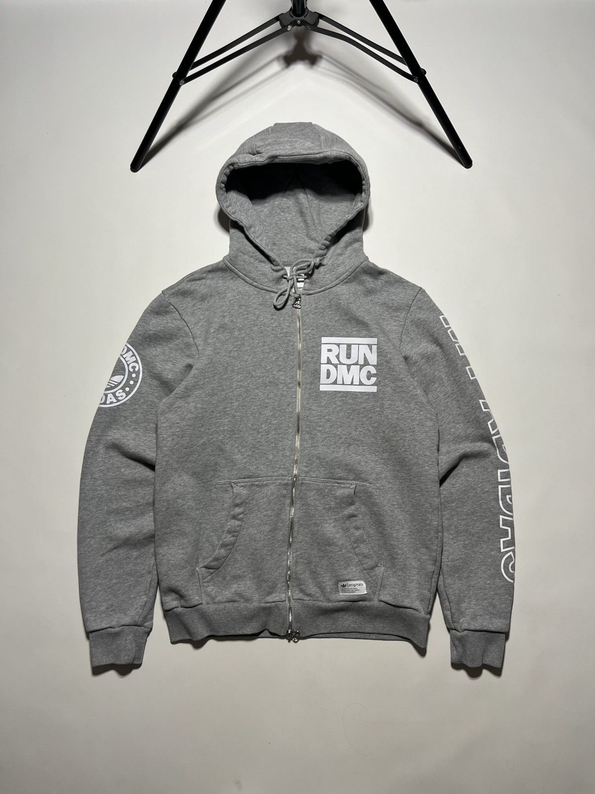 【adidas】RUN DMC Medal Pullover Hoodie【送料込】 adidas】RUN DMC Medal Pullover Hoodie【送料込】 (adidas