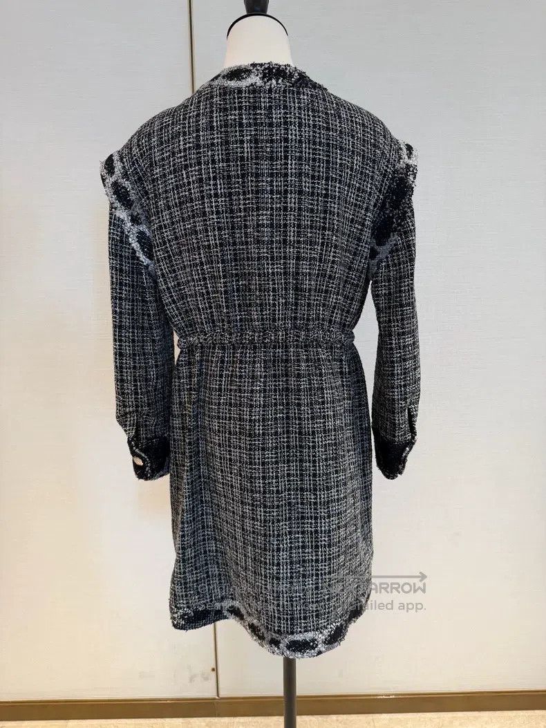 Chanel Chanel Black and silver tweed coat long coat dress Size XS / US 0-2 / IT 36-38 - 2 Thumbnail