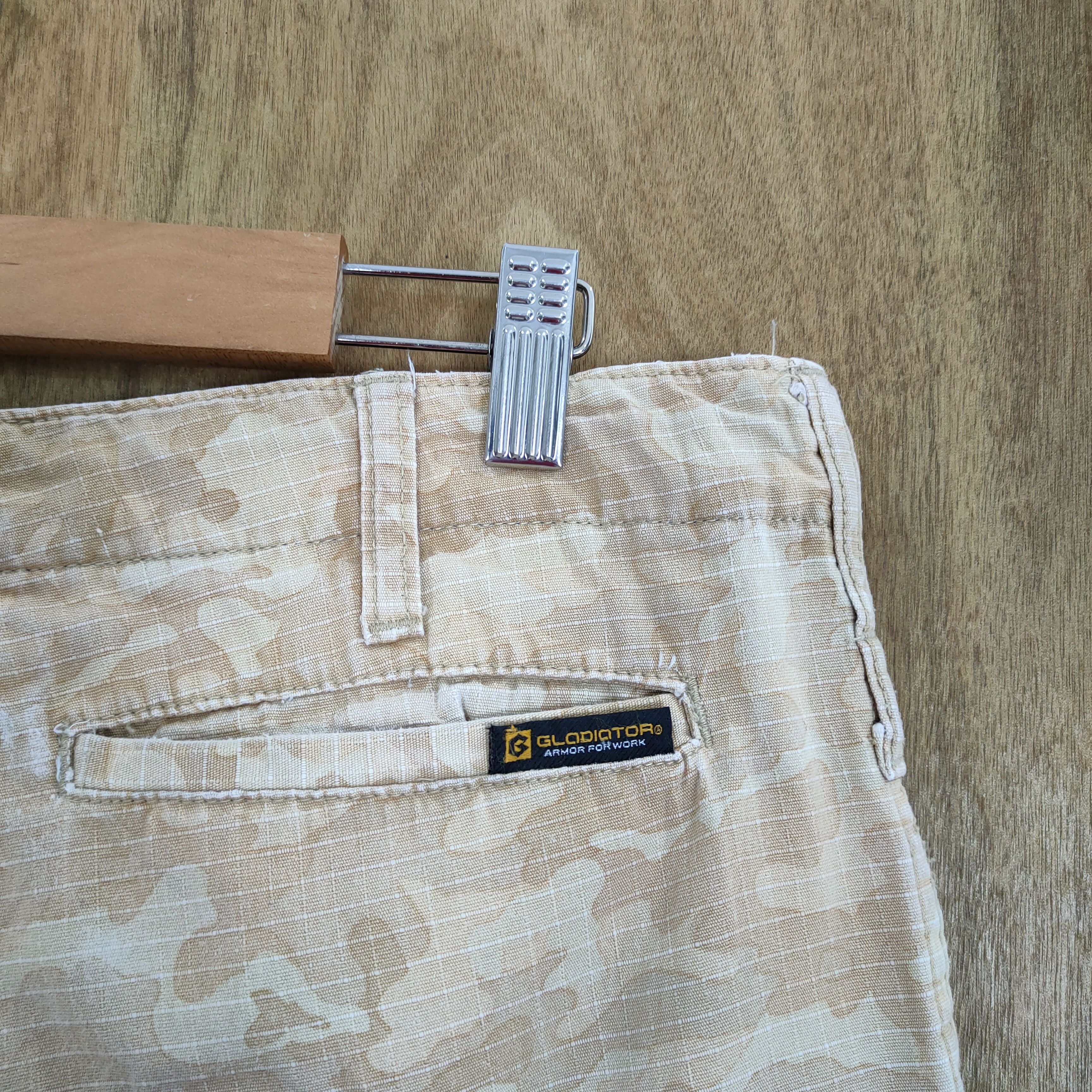 Japanese Brand VINTAGE JAPANESE CAMO FADED CARGO PANTS Size US 34 / EU 50 - 10 Thumbnail