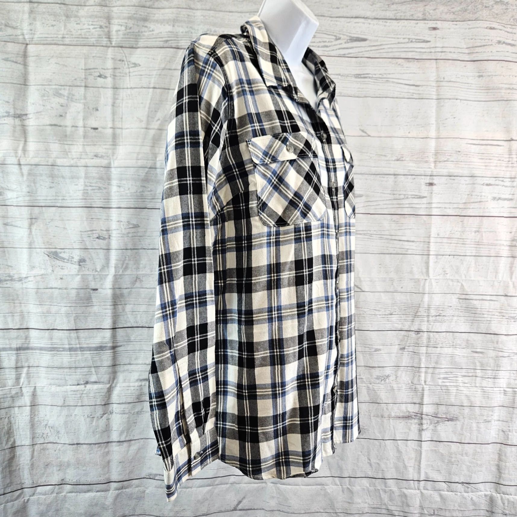 Eddie Bauer Eddie Bauer Womens Button Front Shirt XL Blue Plaid Long Sleeve Shirt Women XL Blue Plaid Button-Up Size XL / US 12-14 / IT 48-50 - 3 Thumbnail