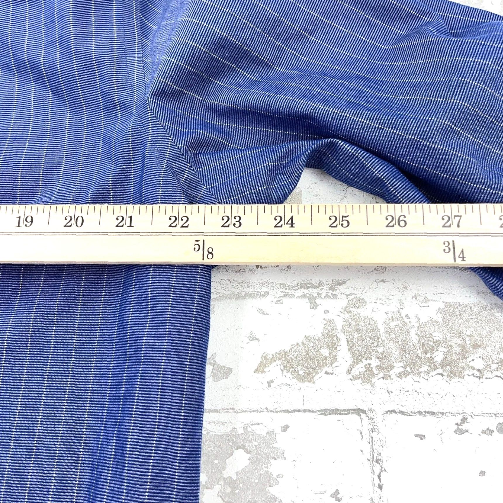 UNTUCKit UNTUCKit Shirt Men XL Blue Button Up Striped Dress Poplin Casual Adult A12 Size US XL / EU 56 / 4 - 7 Thumbnail
