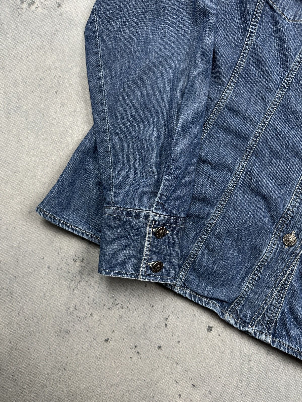Versace Jeans Couture Versace Jeans Couture Vintage Medusa Button Denim Shirt 90s Size L / US 10 / IT 46 - 11 Thumbnail