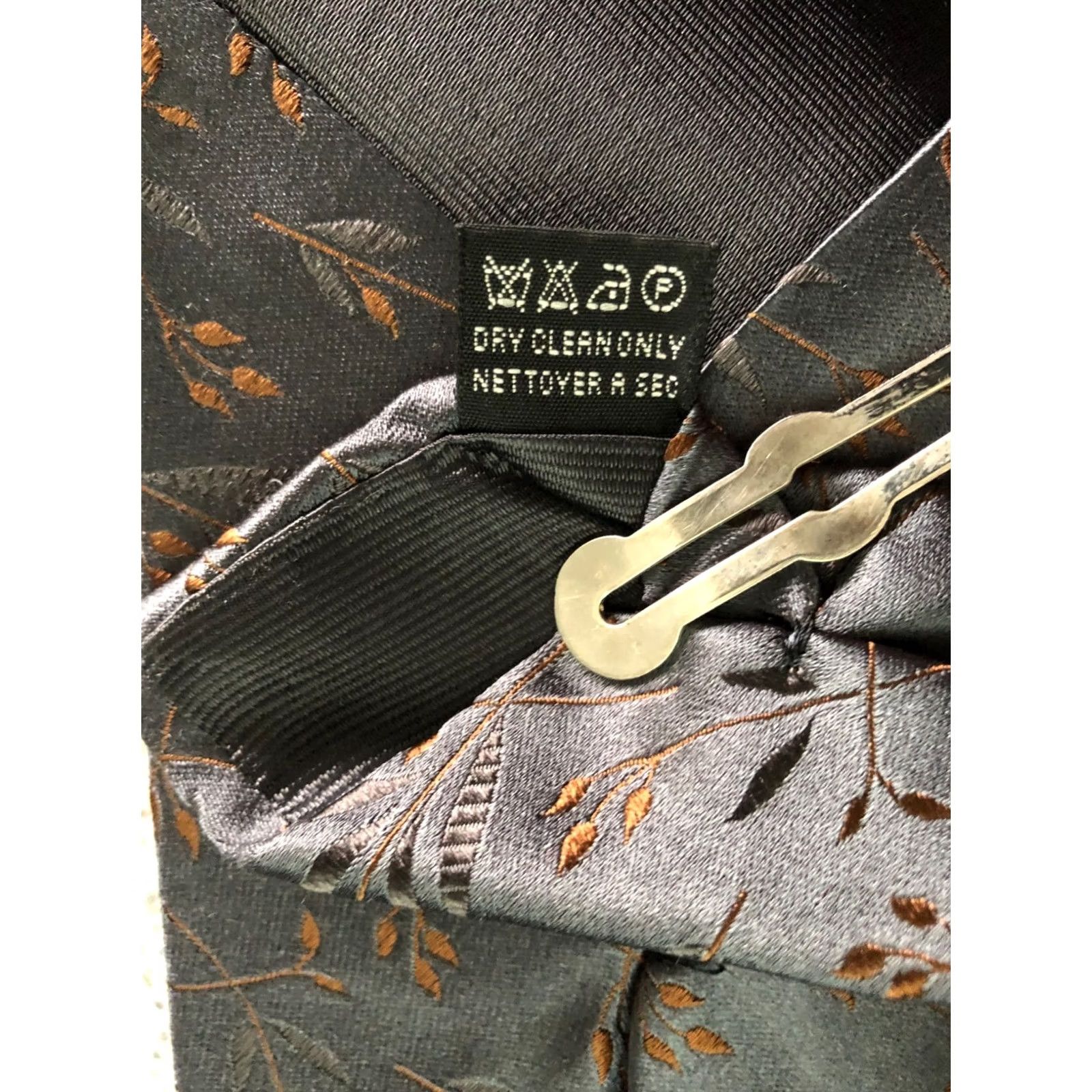 Dolce & Gabbana Dolce&Gabbana Men's Tie Gray Silk Floral Necktie Classic Handmade Clip Adjustable Width 3.9" Length 57.9" Silk Floral Pattern Luxury Size ONE SIZE - 7 Thumbnail