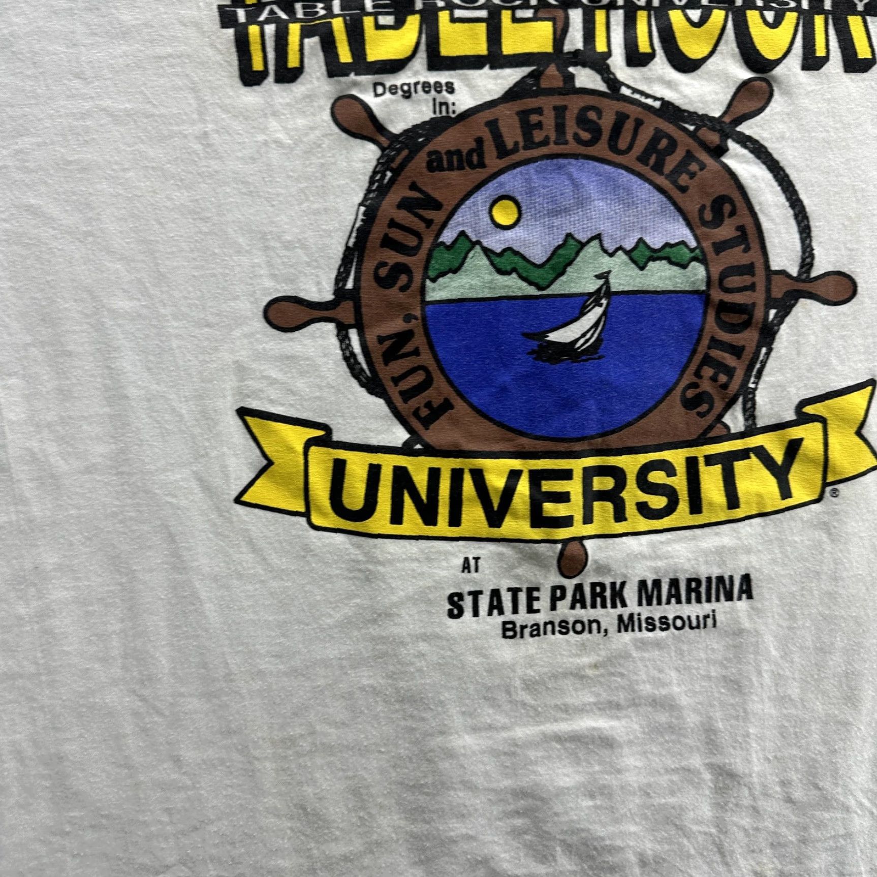 Fruit Of The Loom VINTAGE Table Rock University Shirt Mens XL White Rock, Travel, University, Retro, Souvenir, Branson, Missouri 90s Shirt Mens XL White Size US XL / EU 56 / 4 - 5 Thumbnail