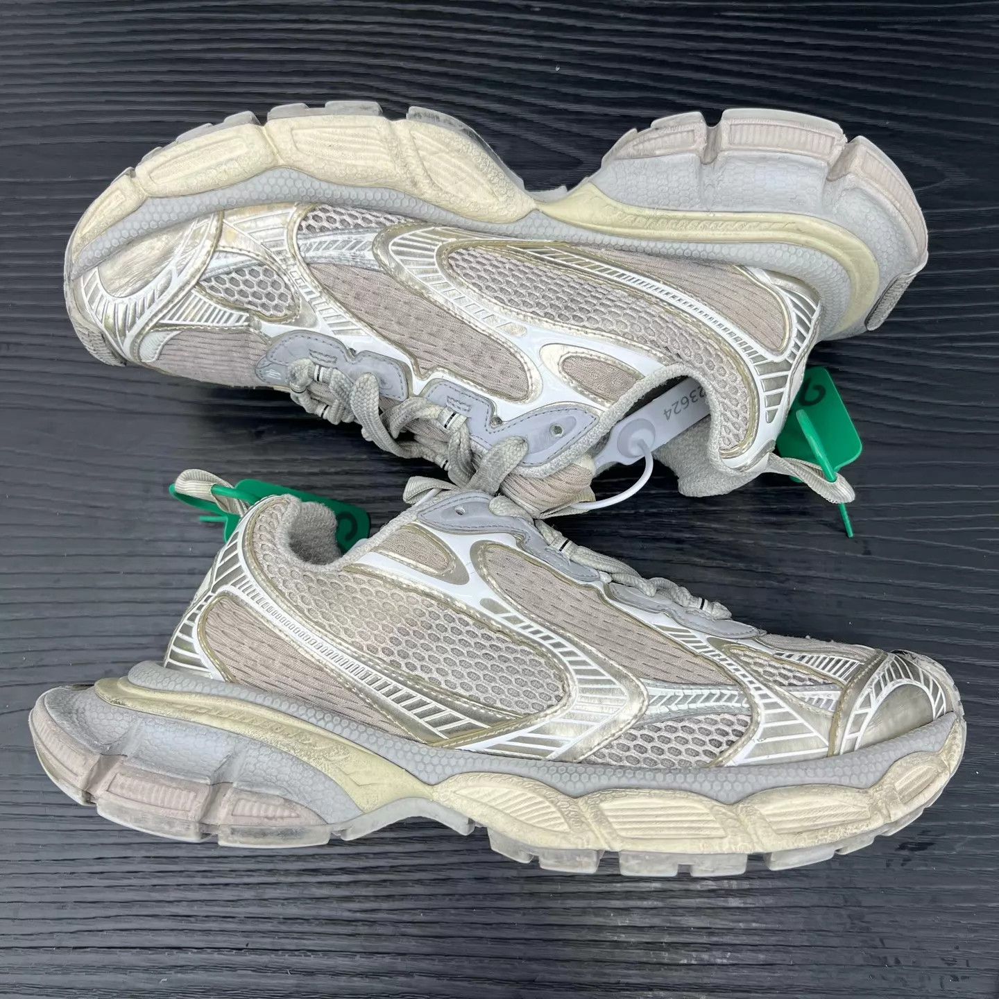 Balenciaga Balenciaga 3xl light beige Size US 7 / EU 40 - 3 Thumbnail