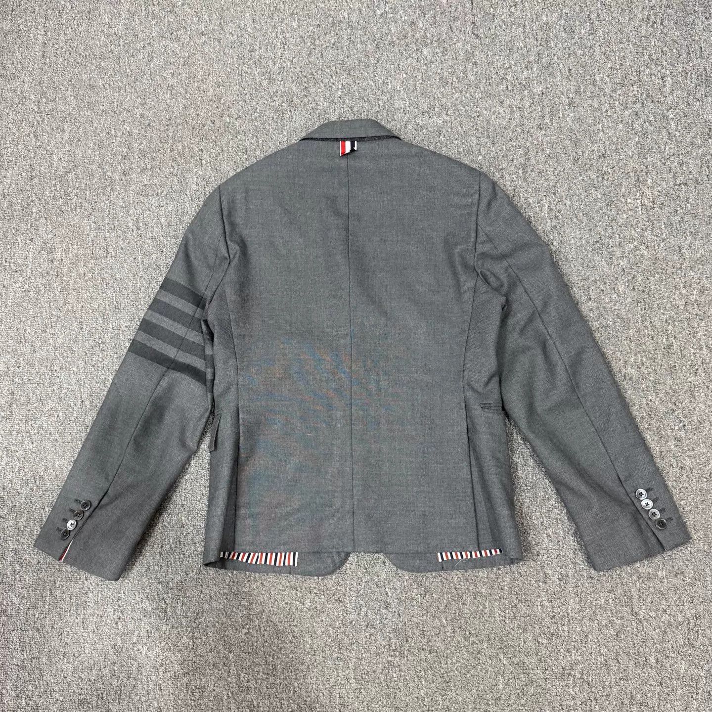 Thom Browne Thom Browne TB 4-Bar Wool Blazer 42 EU Mint Size M / US 6-8 / IT 42-44 - 2 Thumbnail