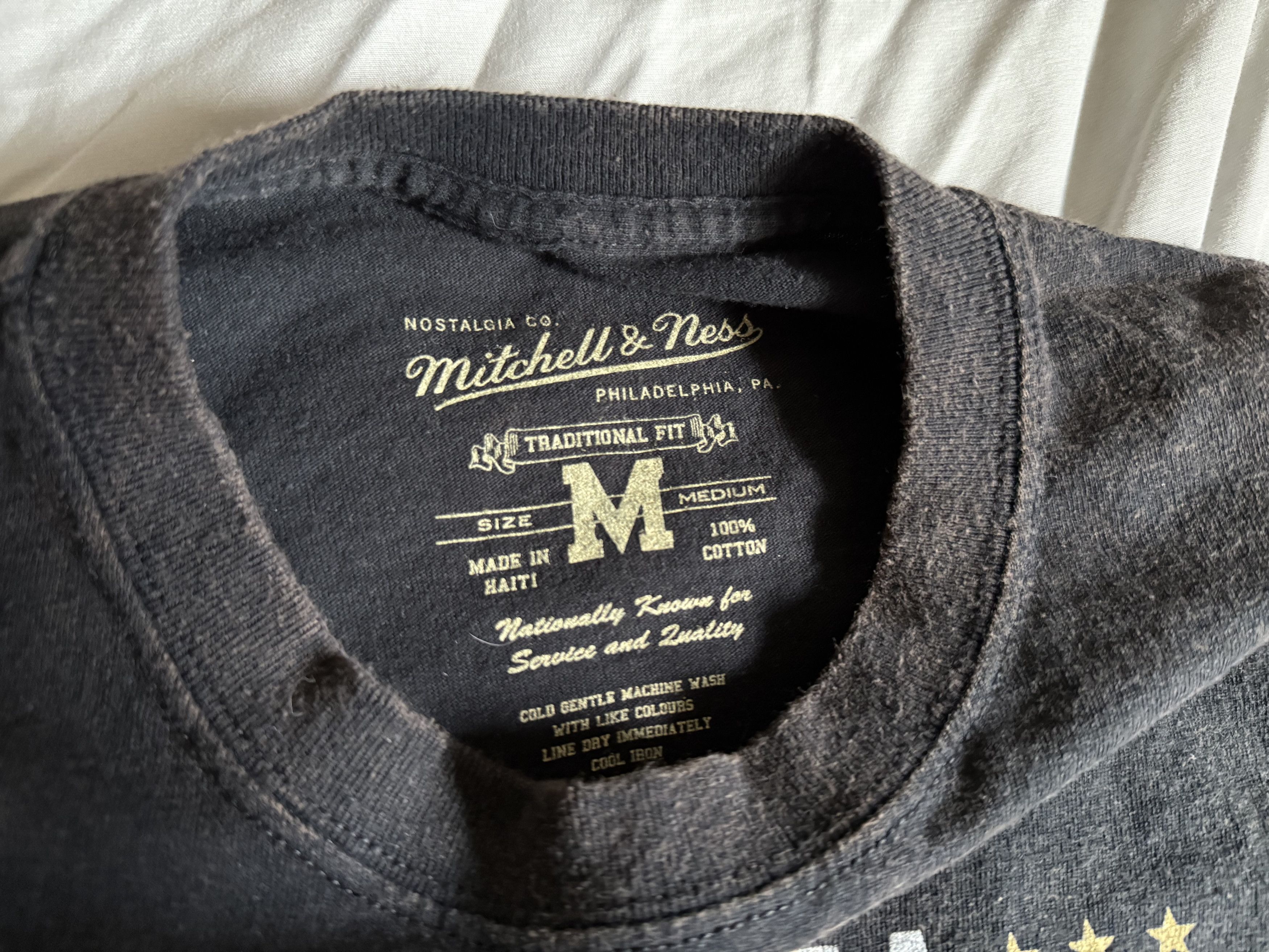 Mitchell & Ness × NBA Mitchell & Ness Chicago Bulls Vintage distressed Tee Shirt Size US M / EU 48-50 / 2 - 4 Thumbnail