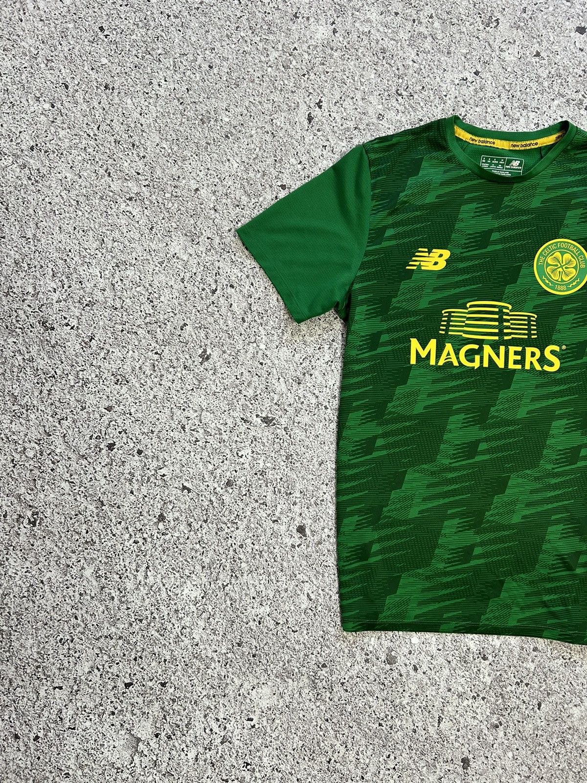 New Balance × Vintage New Balance Celtic 2016 2017 Training Football Soccer Jersey Size US S / EU 44-46 / 1 - 3 Thumbnail