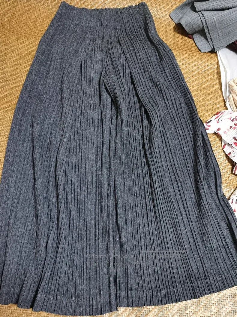 Issey Miyake Issey Miyake Charcoal Gray Wide-Leg Pants Size 25" / US 0 / IT 36 - 1 Thumbnail
