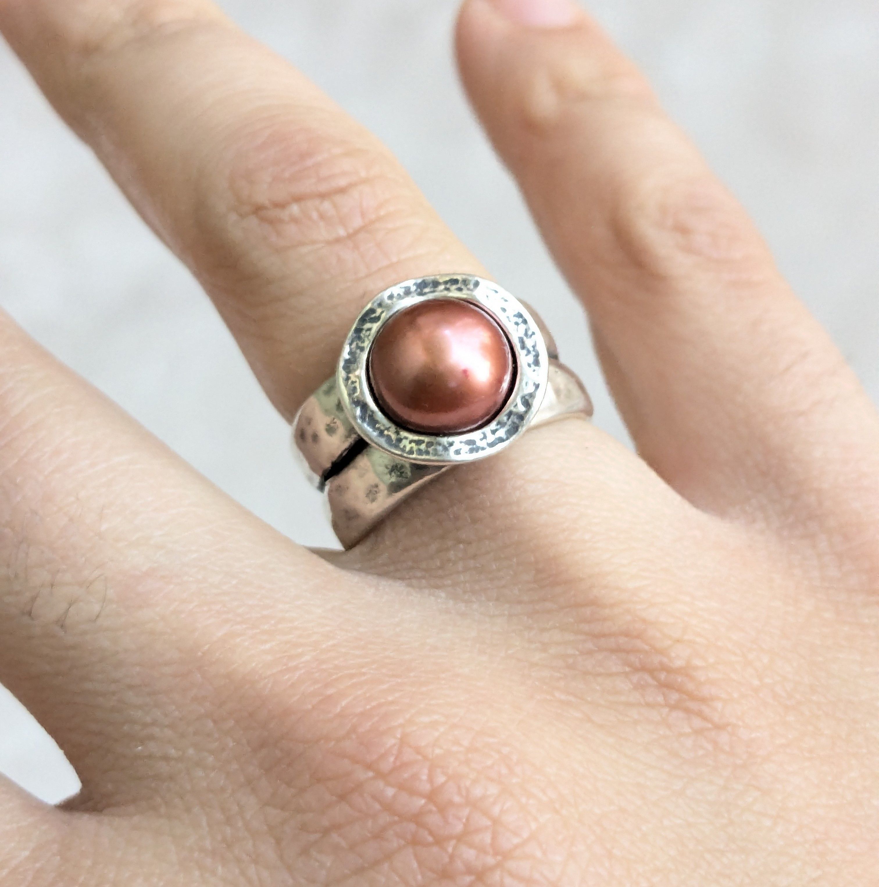 Sterling Silver Didae Sterling Silver Ring Pink Pearl 8.25 Hammered Size ONE SIZE - 10 Thumbnail