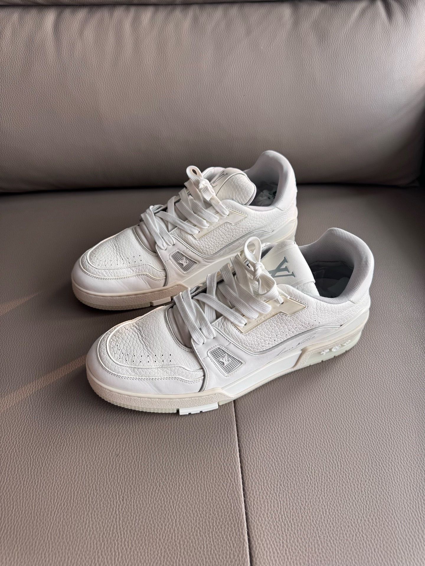 Louis Vuitton Louis Vuitton Training White Lowtop Sneakers 7 Men Size US 7 / EU 40 - 1 Thumbnail