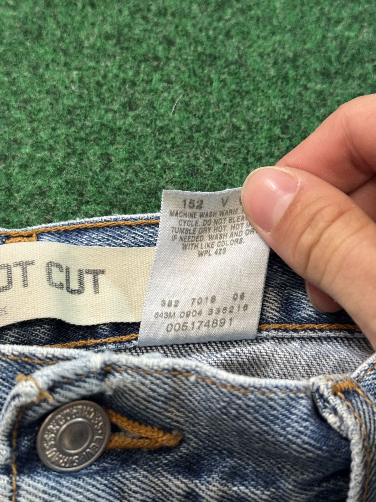 Levi's Vintage Clothing Vintage Y2K Levi’s 517 Cutoff Jorts Grunge PunK Denim Shorts Size US 30 / EU 46 - 5 Thumbnail