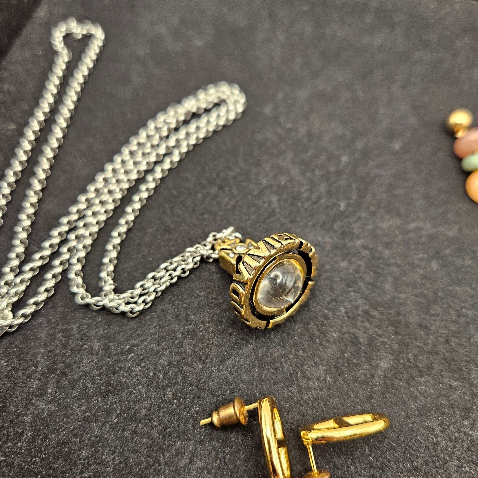 Other VINTAGE MIXED FASHION JEWELRY LOT EARRINGS NECKLACE RINGS Size ONE SIZE - 4 Thumbnail