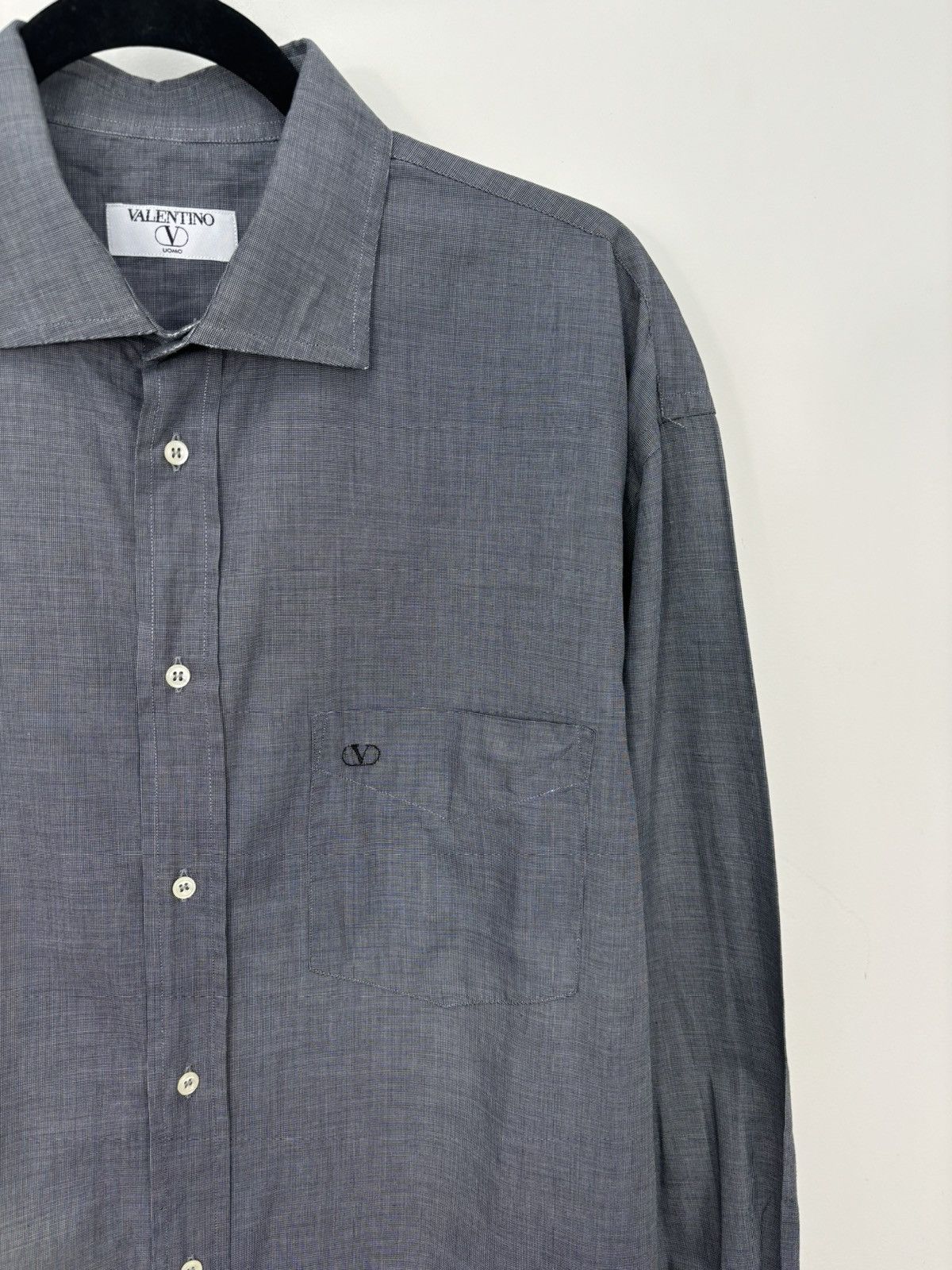 Valentino × Vintage Vintage Valentino Gray Pocket Logo Luxury Shirt Size US XL / EU 56 / 4 - 3 Thumbnail