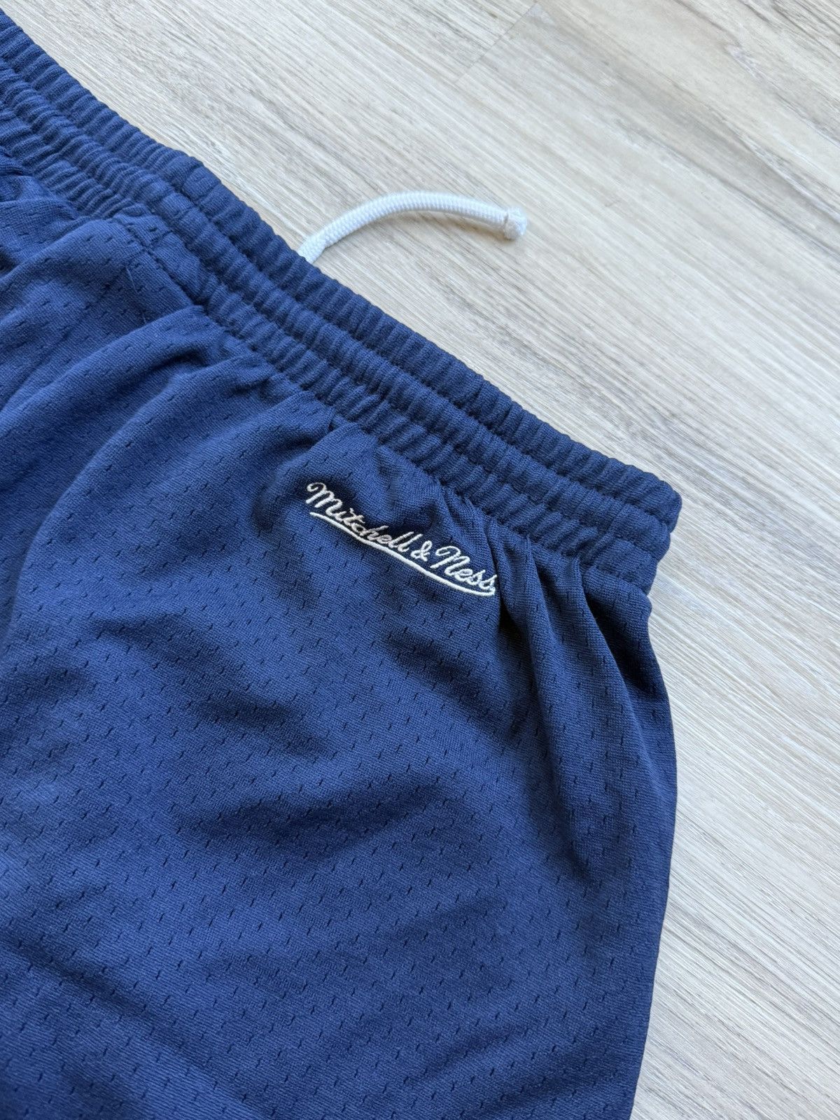 Complex × Mitchell & Ness × Takashi Murakami Murakami Mitchell & Ness Cubs Mesh Shorts Size US 38 / EU 54 - 4 Thumbnail