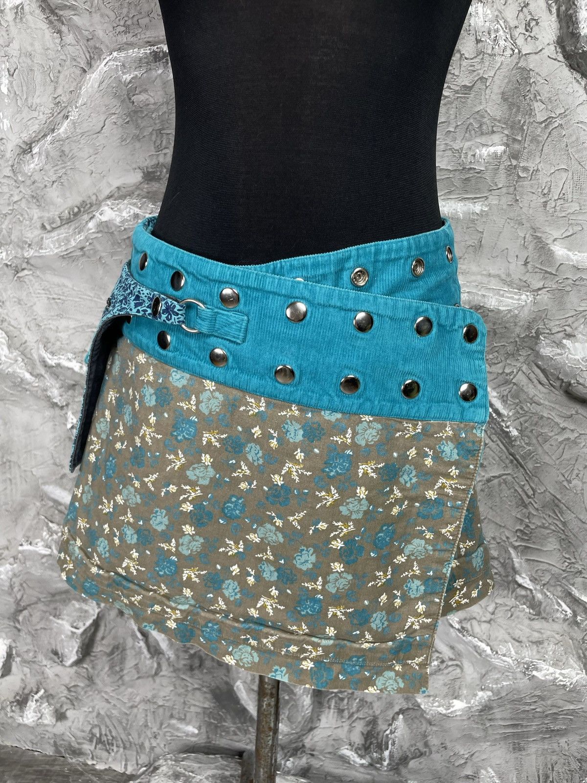 Japanese Brand 2000s Y2K Rivets Reversible Wrap Mini Skirt With Pocket Size 27" / US 4 / IT 40 - 13 Thumbnail
