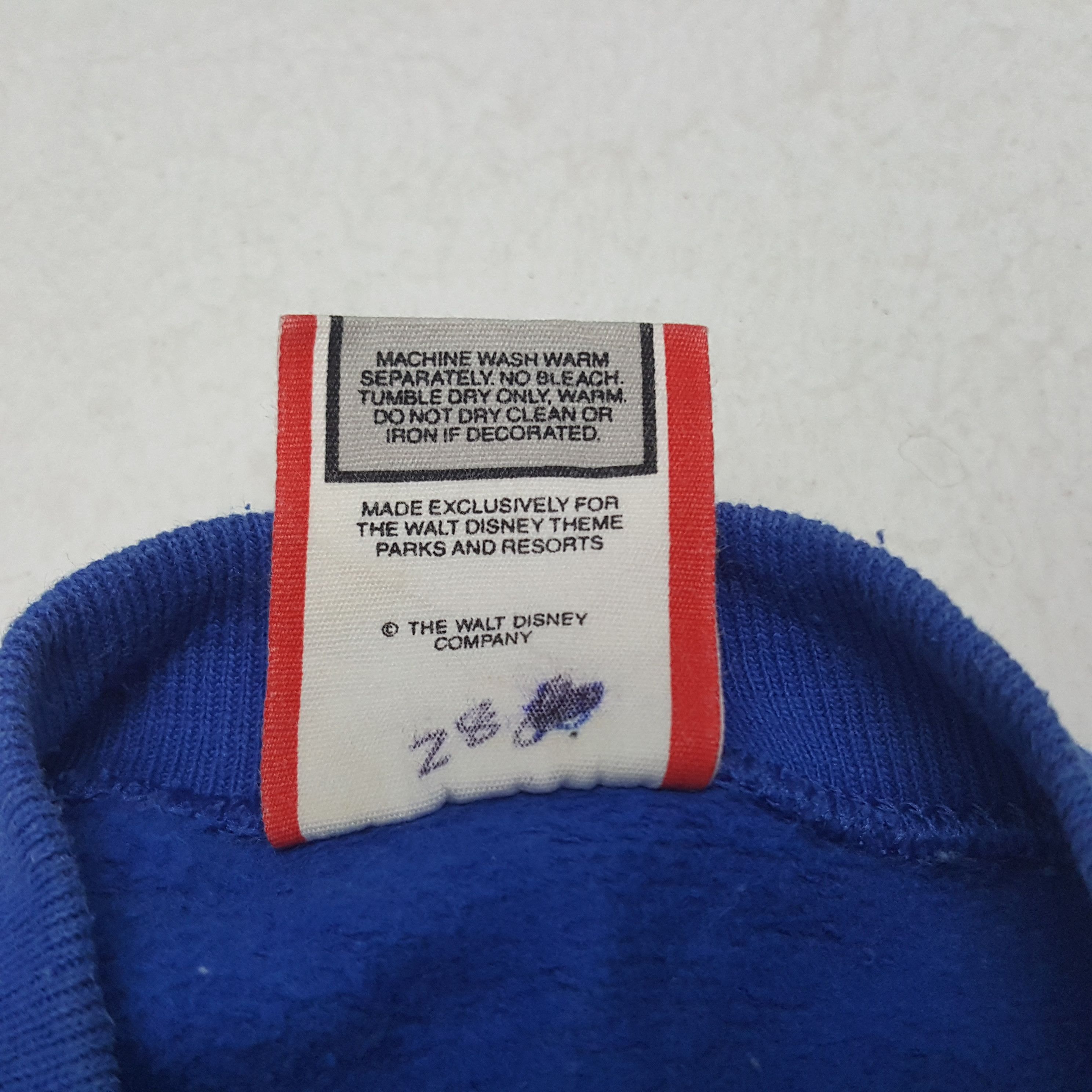 Disney × Japanese Brand × Vintage Vintage Disney Design Donald Duck Sweatshirt Size US L / EU 52-54 / 3 - 8 Thumbnail
