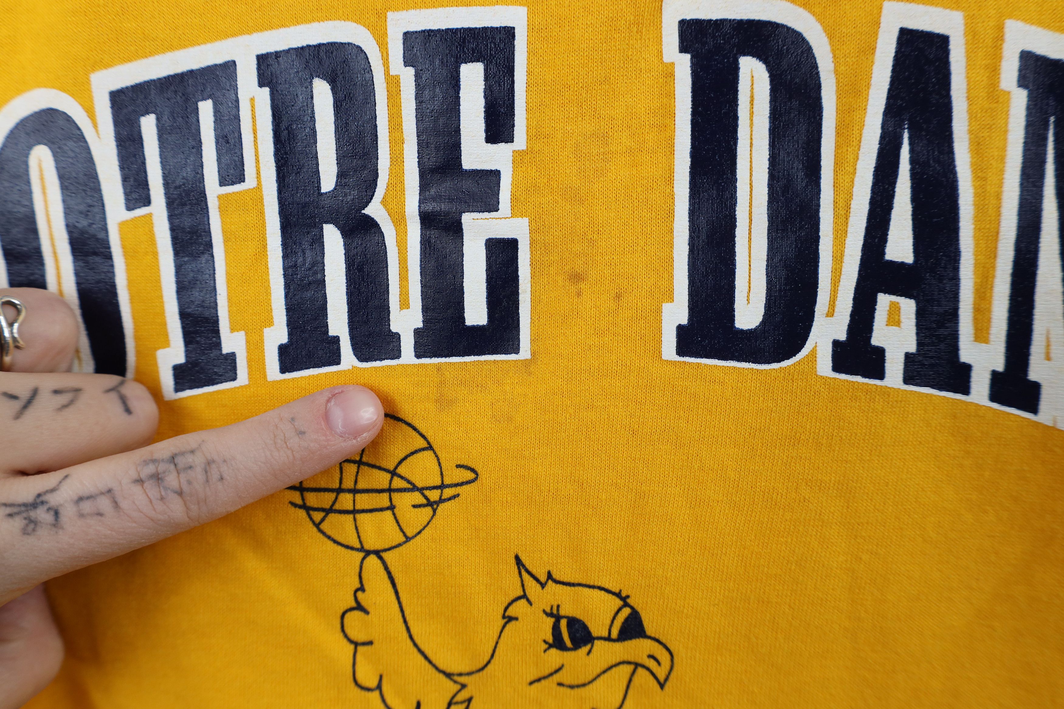 Russell Athletic × Vintage Vintage 90s Russell Athletic University Basketball T-Shirt Size US XL / EU 56 / 4 - 6 Thumbnail