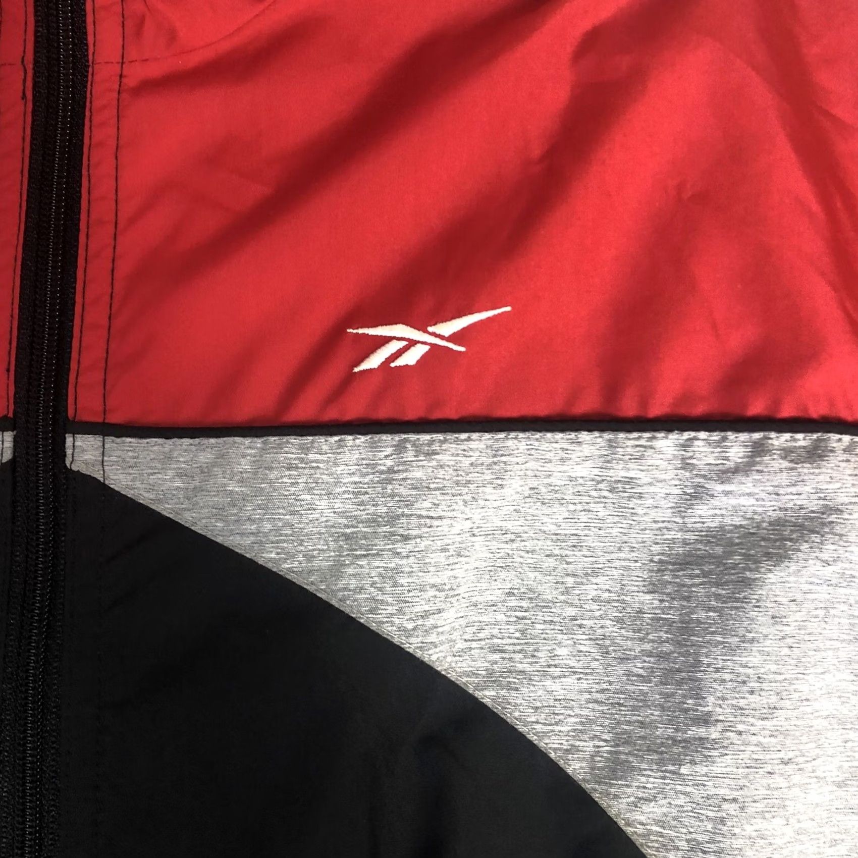 Reebok Vintage 90s Reebok Windbreaker Red Black Gray S Mens Jacket Size US S / EU 44-46 / 1 - 7 Thumbnail