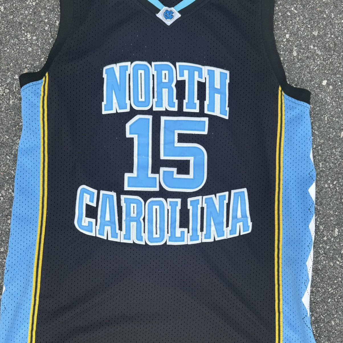 NCAA Vintage UNC Vince Carter Jersey Size US M / EU 48-50 / 2 - 4 Thumbnail