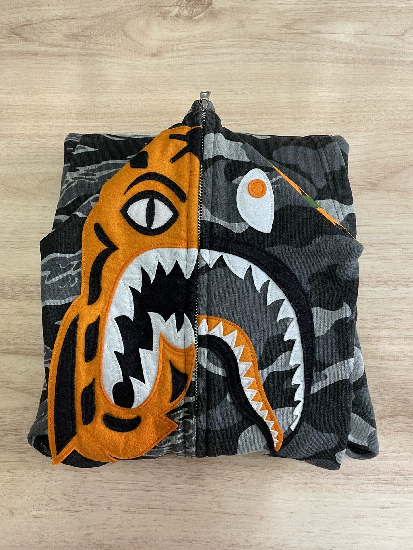Bape BAPE x Undefeated Shark Tiger Camo Black Hoodie M Size US M / EU 48-50 / 2 - 3 Thumbnail