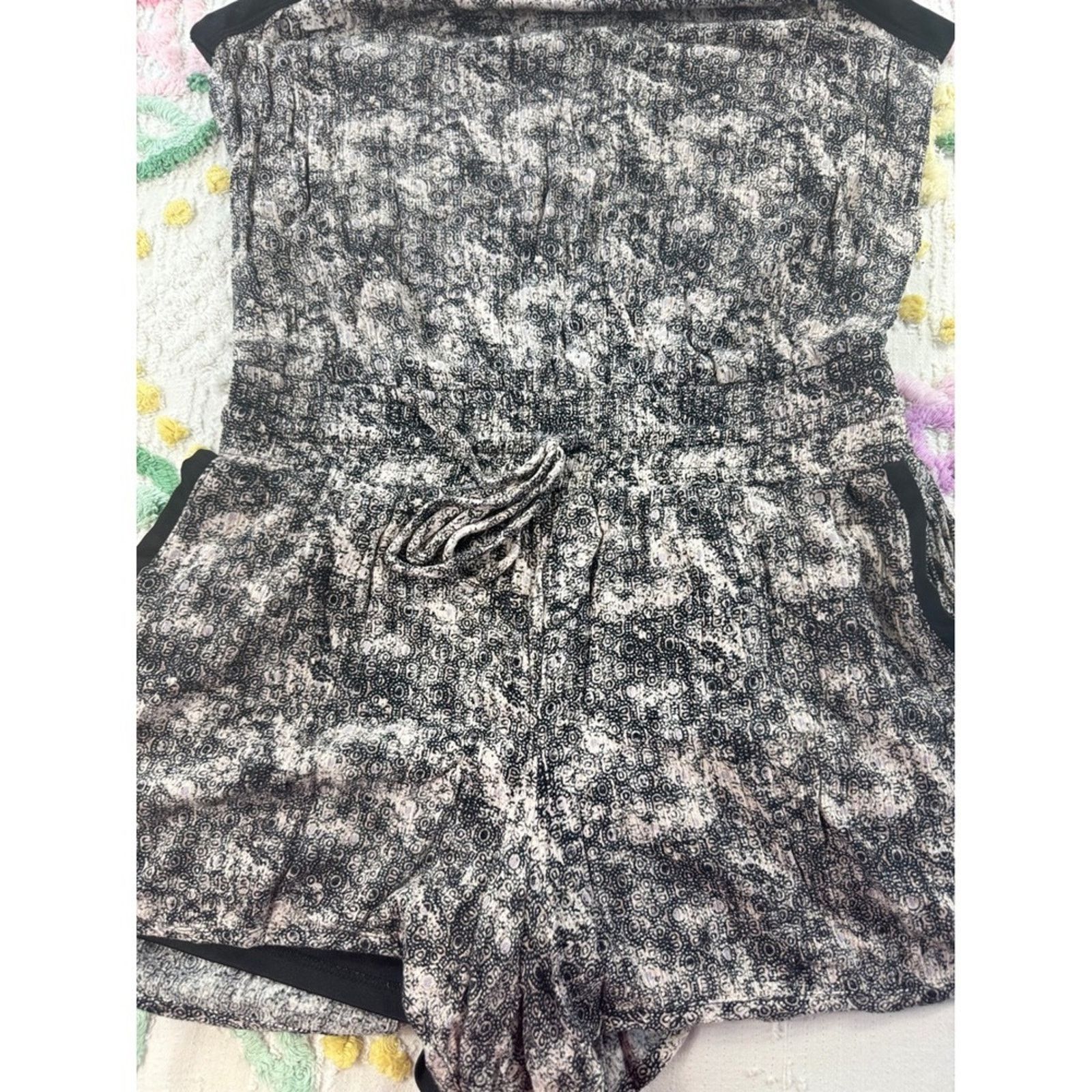 & Other Stories Xhilaration Black White Abstract Print‎ Tie Waist Romper M Size 28" / US 6 / IT 42 - 4 Thumbnail