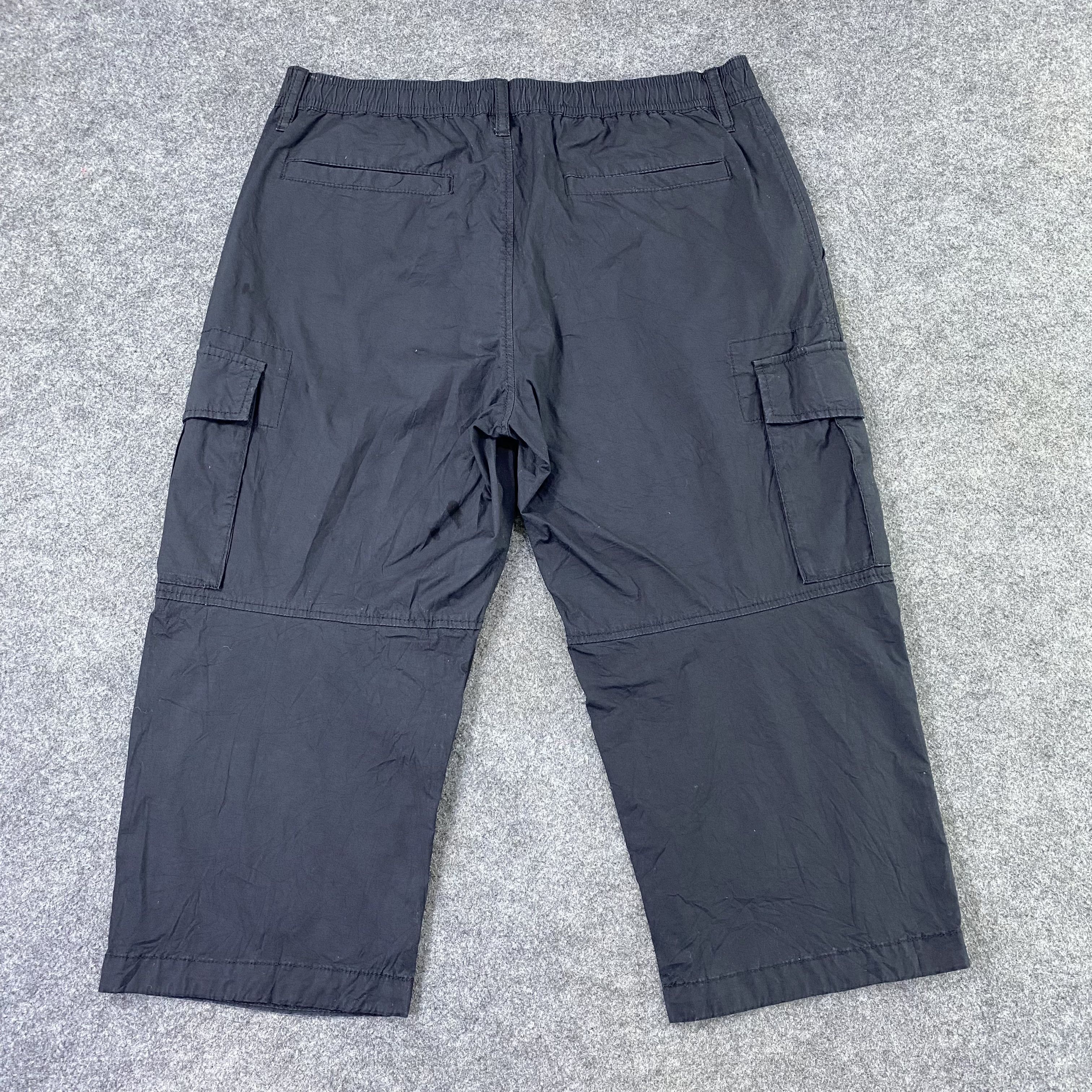 Uniqlo UNIQLO Drawstring Bondage Multipocket Cargo Short Pants-C041 Size US 32 / EU 48 - 2 Thumbnail