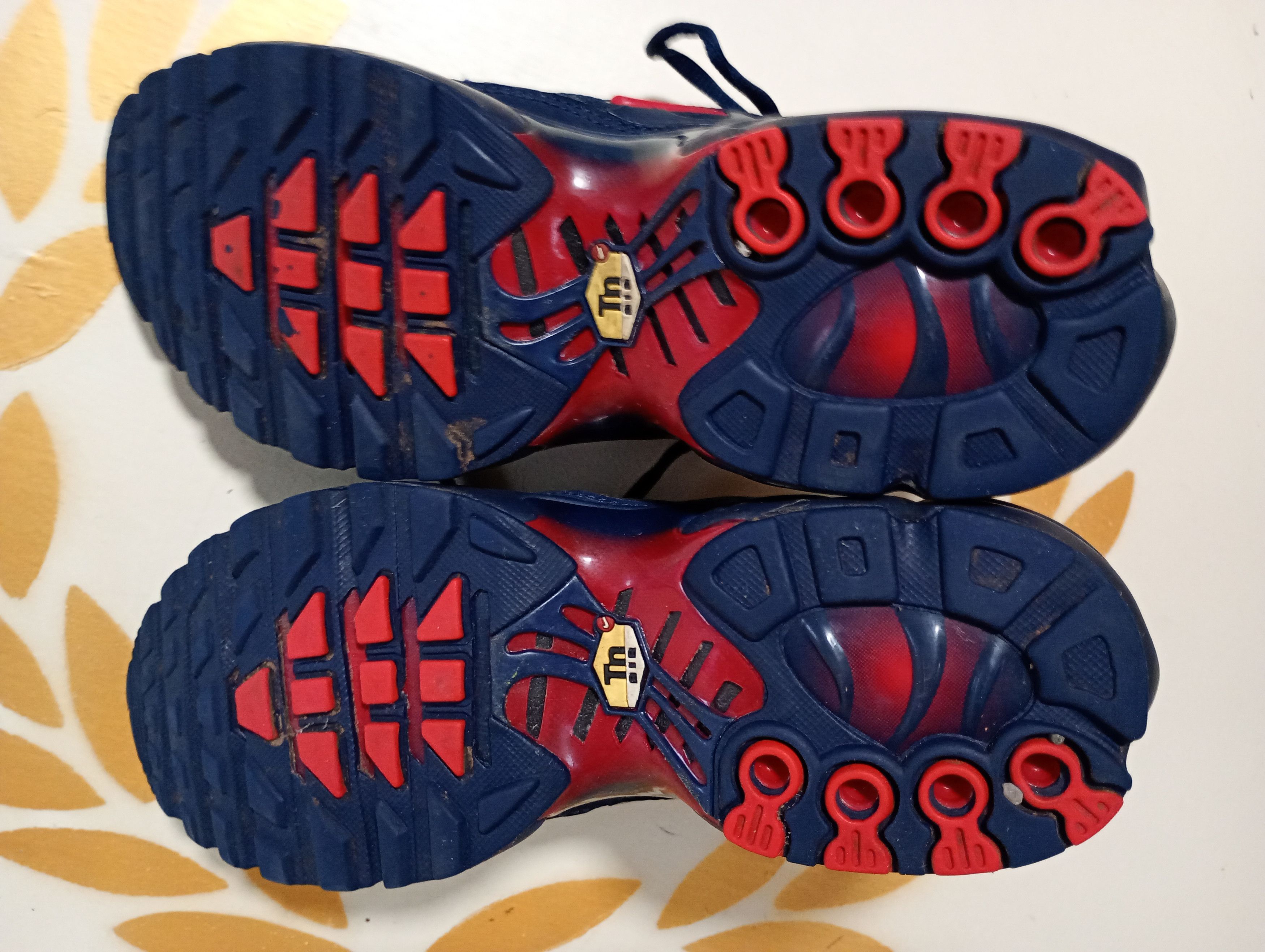 Nike Nike Air Max Plus GS Tn Sneakers 655020-464 Size US 4.5 / IT 34.5 - 22 Thumbnail