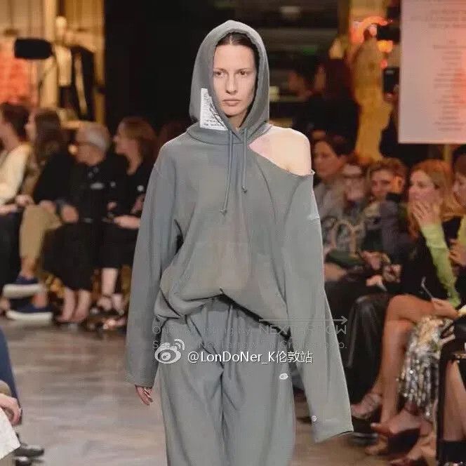 Vetements Vetements Gray Distressed Hoodie S. Size US S / EU 44-46 / 1 - 1 Thumbnail