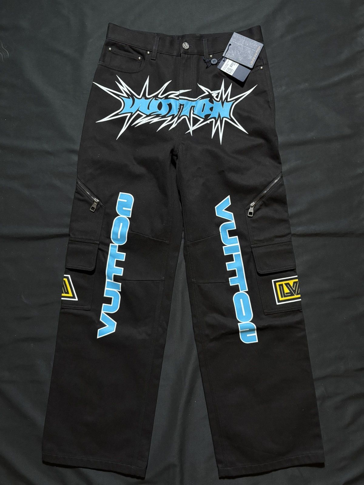 Louis Vuitton Louis Vuitton Graffiti Print Cargo Jeans - Size 30 Size US 30 / EU 46 - 1 Thumbnail