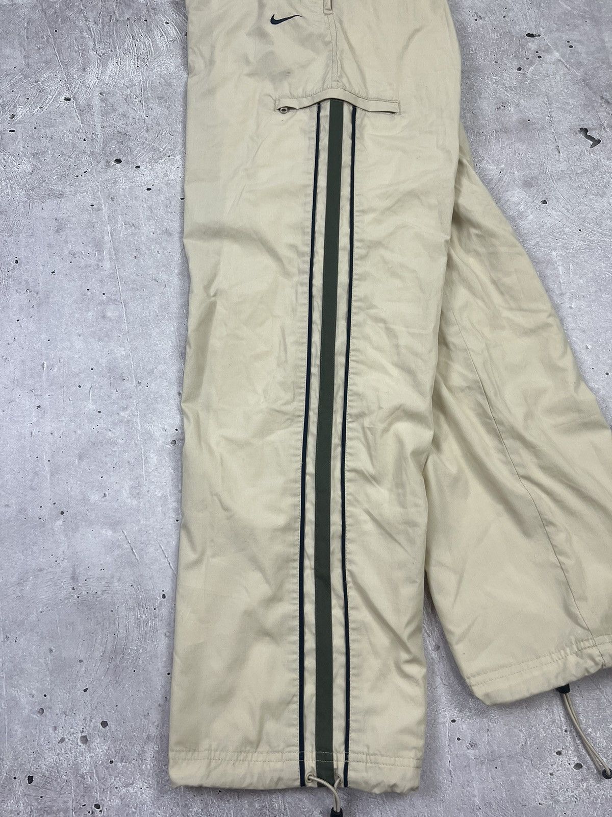 Nike Vintage Nike Nylon Track Pants Size US 34 / EU 50 - 12 Thumbnail