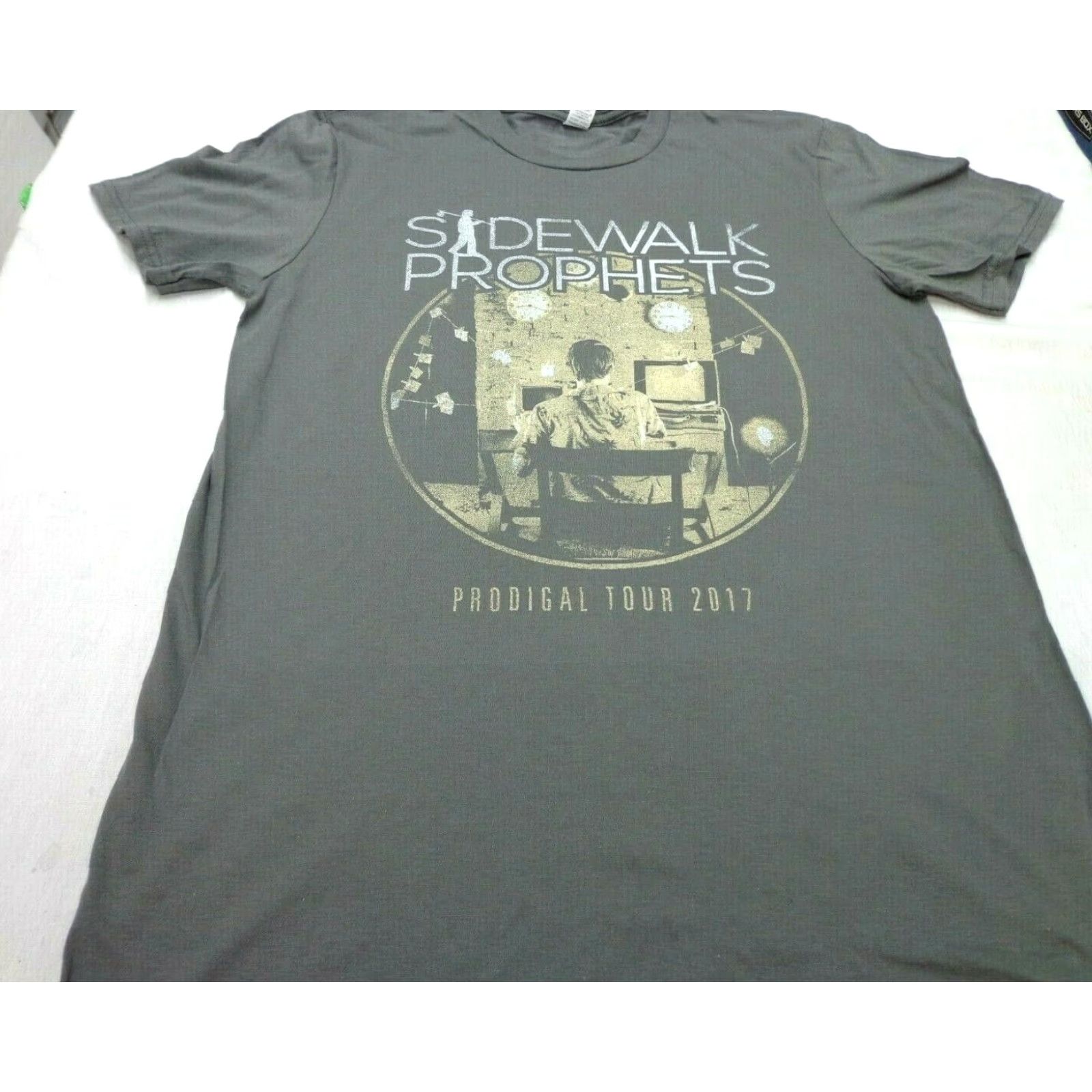 Anvil VINTAGE The Sidewalk Prophets 2017 Prodigal Tour Gray Concert T Shirt MEDIUM DEFECT Men Shirt M Gray Band 90s? Size US M / EU 48-50 / 2 - 4 Thumbnail