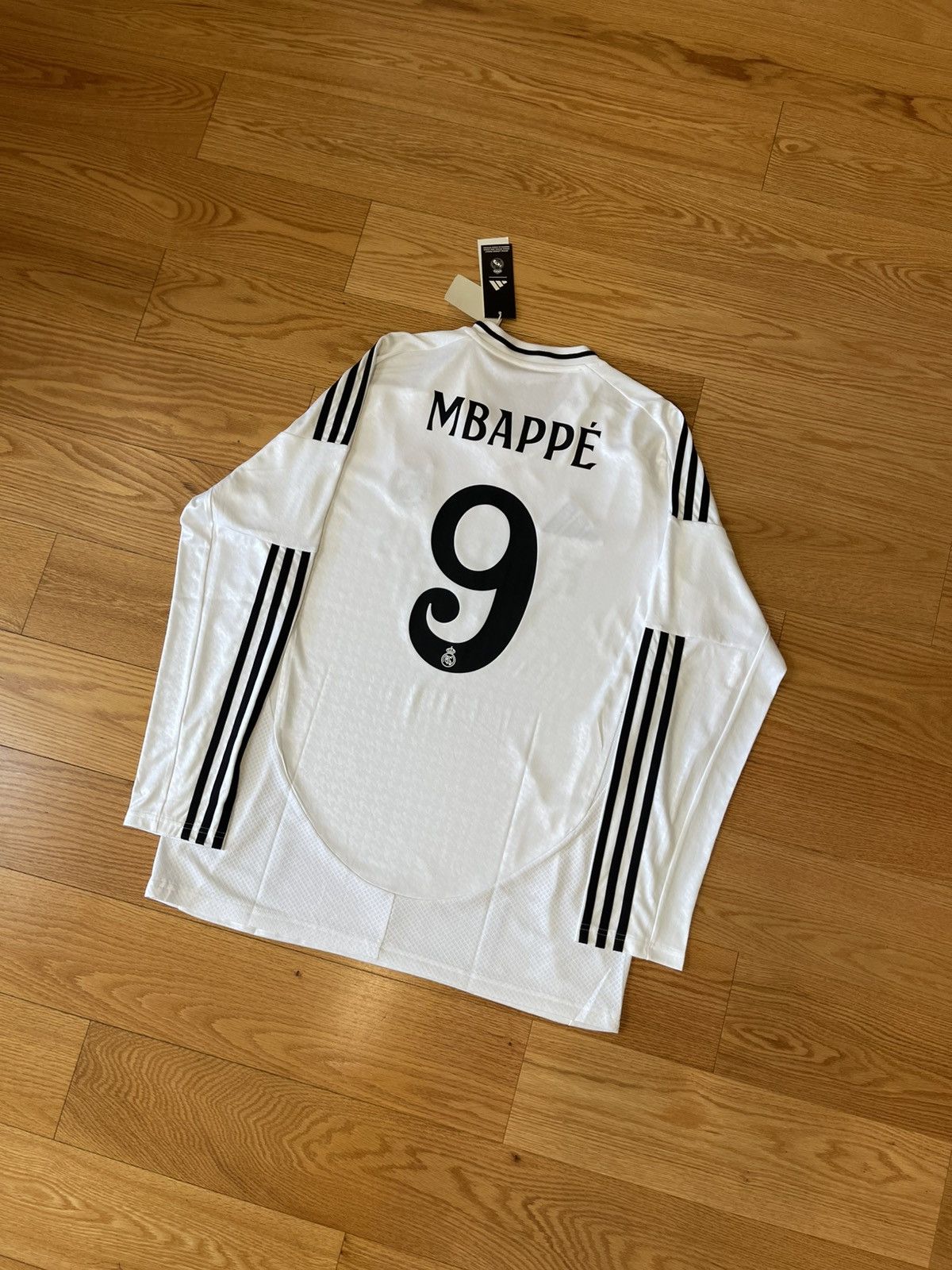 Adidas Adidas Real Madrid KYLIAN MBAPPE🇫🇷 2024/25 home jersey Size US L / EU 52-54 / 3 - 1 Thumbnail