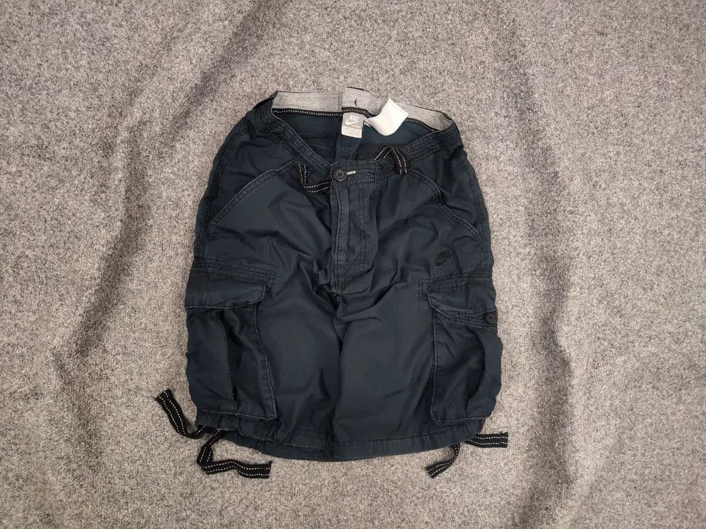 Nike Vintage Nike Navy Canvas Logo Cargo Bermuda Shorts Y2K Style Size US 34 / EU 50 - 1 Thumbnail
