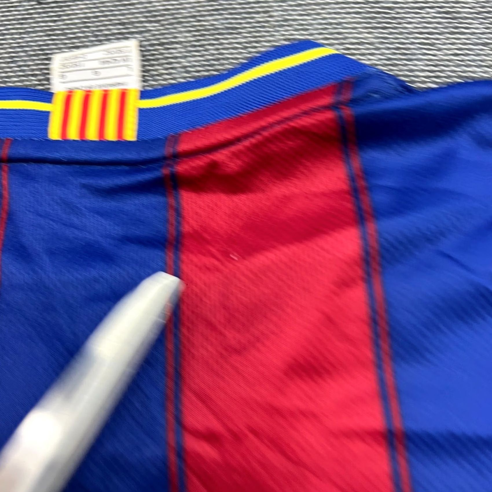 Nike Nike Barcelona 2009 2010 Home Football Jersey Mens Large Shirt Size US L / EU 52-54 / 3 - 4 Thumbnail