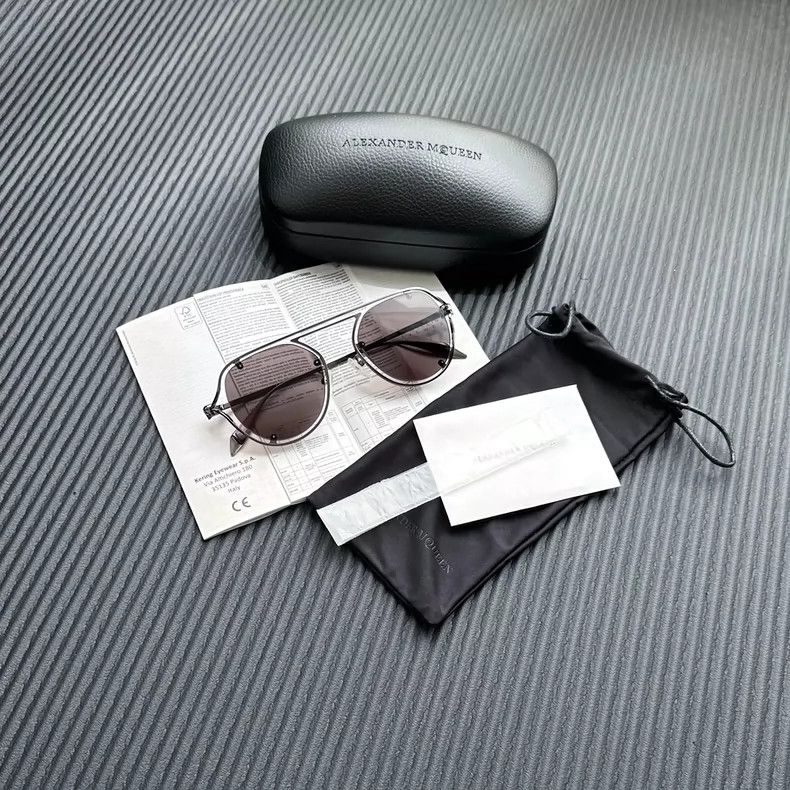 Alexander McQueen Alexander Mcqueen Sunglasses Size ONE SIZE - 1 Thumbnail