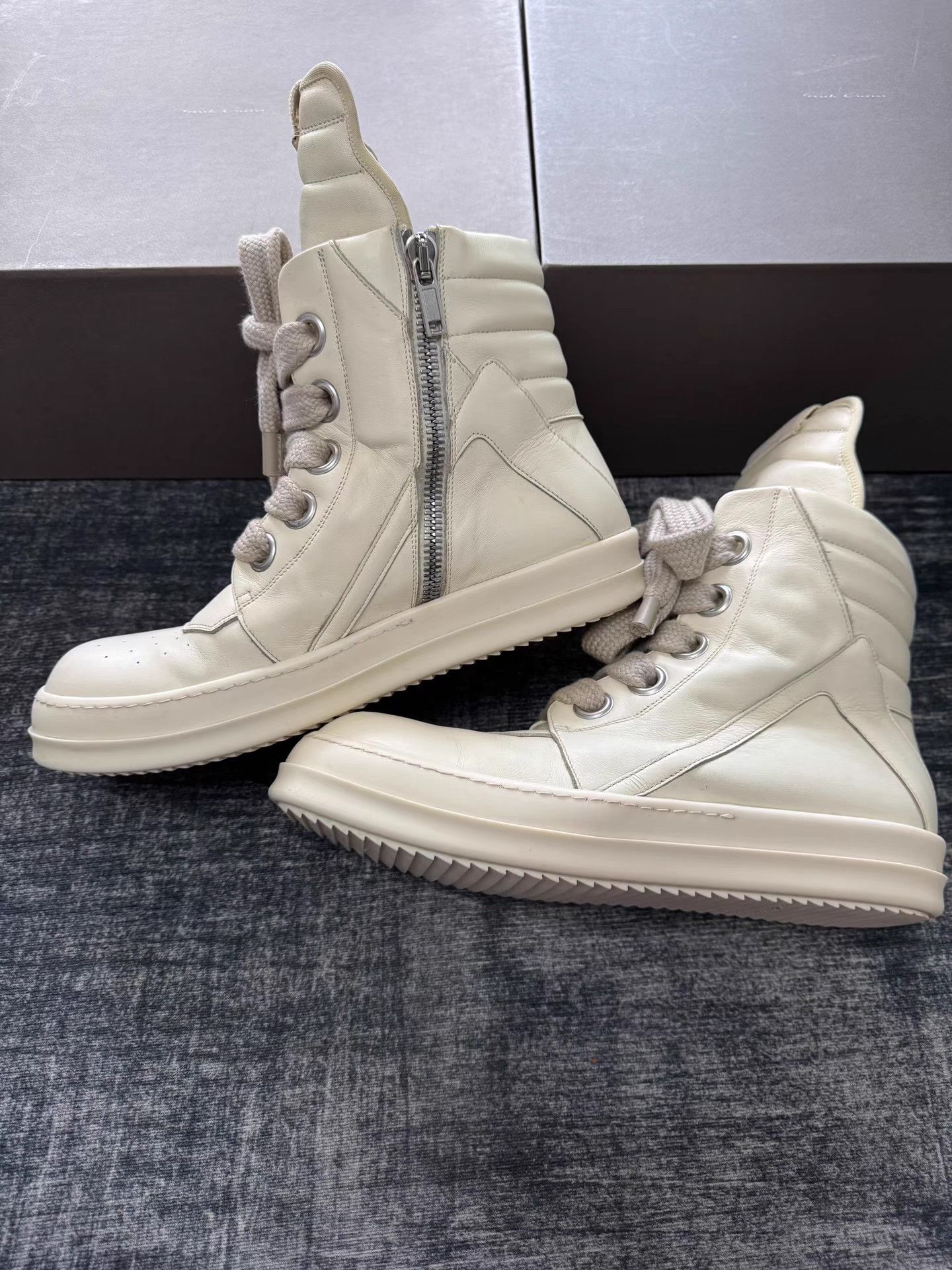 Rick Owens Rick Owens mainline all-white reverse triangle sneakers Size US 11 / EU 44 - 4 Thumbnail