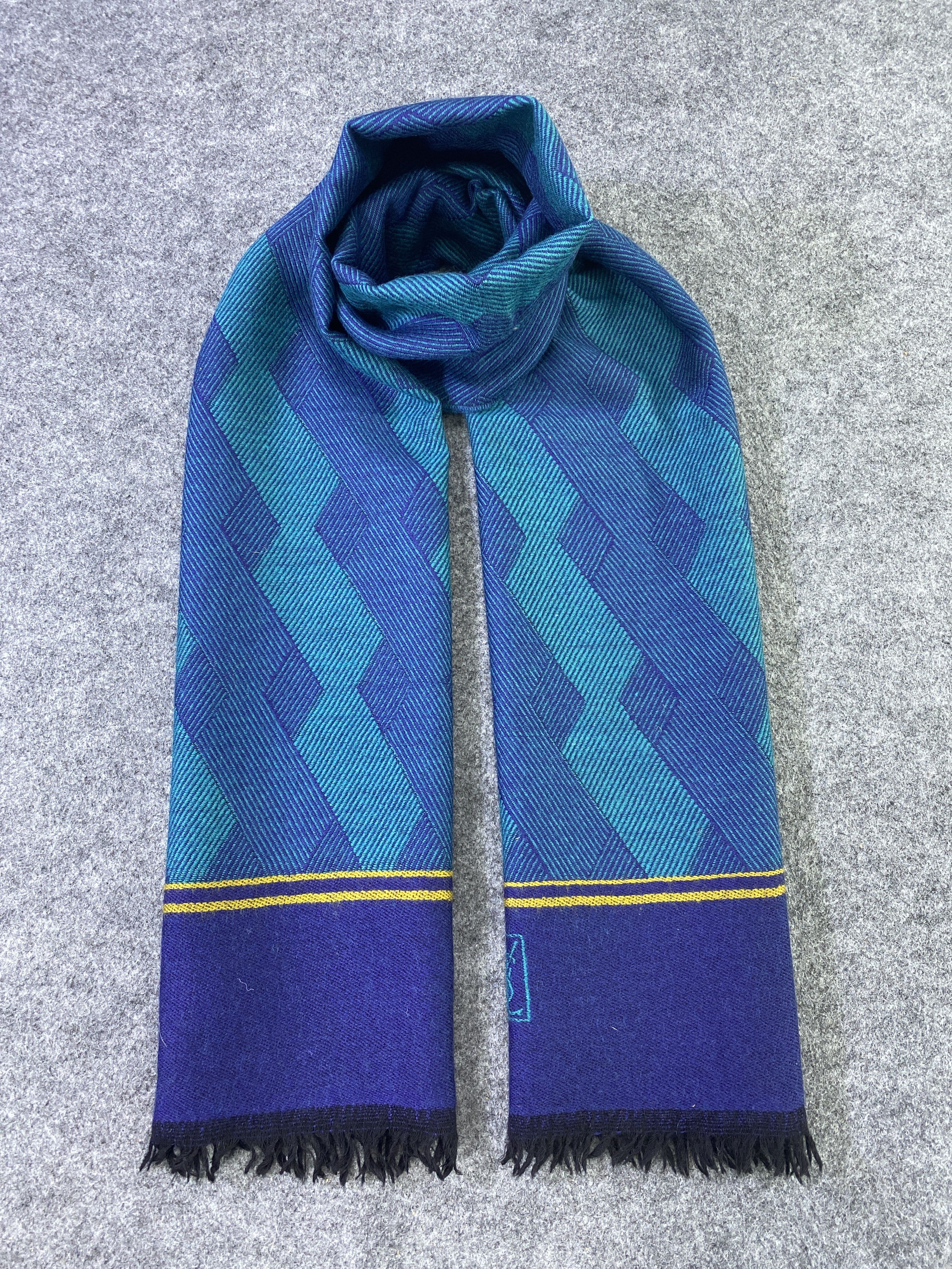 Yves Saint Laurent Yves Saint Laurent Scarf/Muffler/neckwear -T727 Size ONE SIZE - 1 Thumbnail