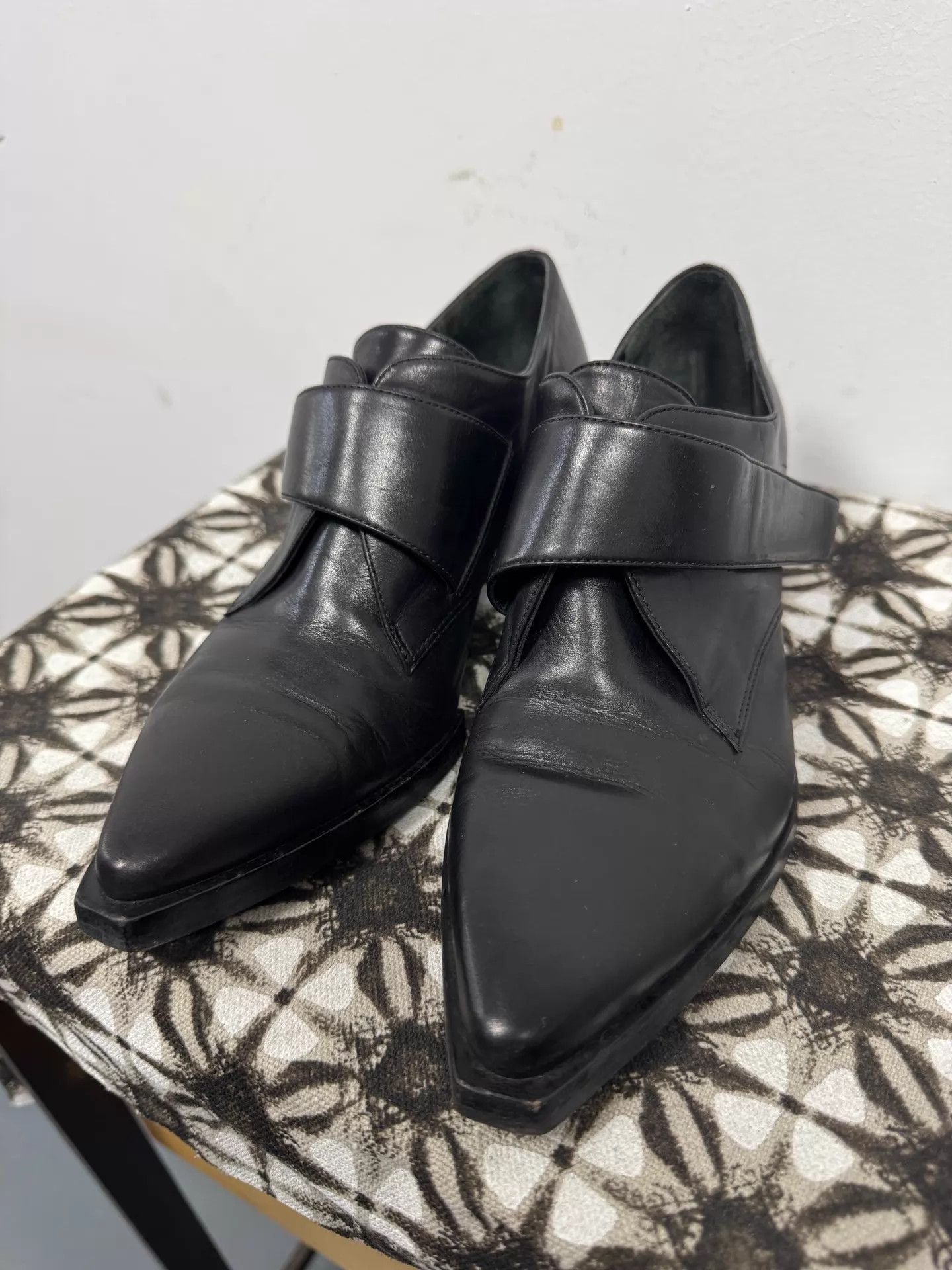 Alexander Wang Alexander Wang Black Pointed Toe Block Heel Velcro 37 Size US 6.5 / IT 36.5 - 1 Thumbnail