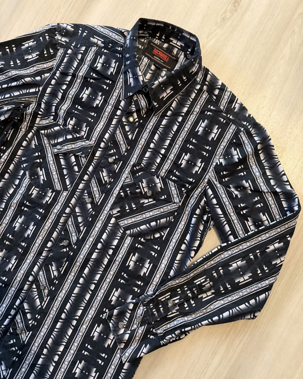 Other Rock & Roll Denim Black White Pearl Snap Aztec Fit Sz S Size US S / EU 44-46 / 1 - 4 Thumbnail
