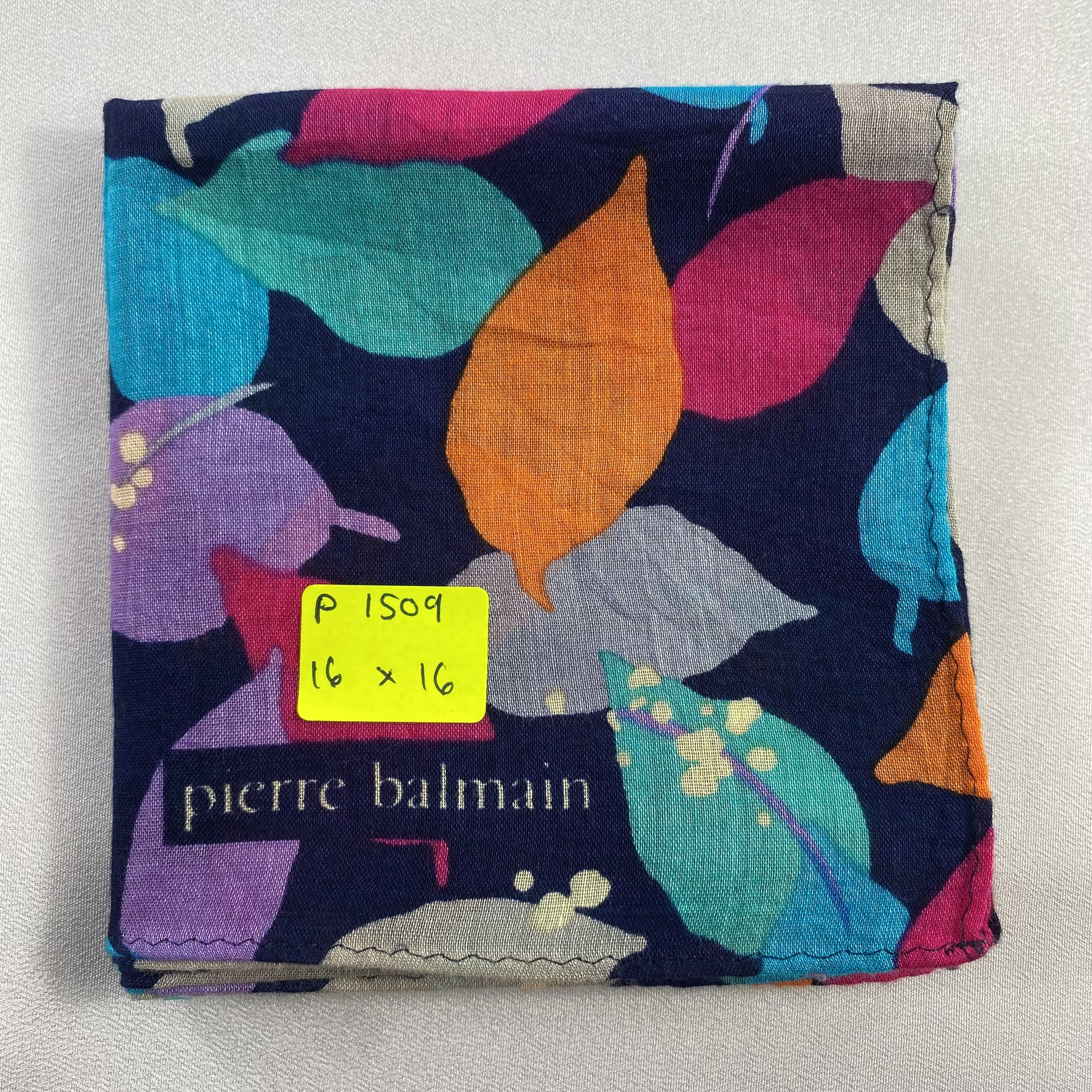 Pierre Balmain × Vintage Pierre Balmain Bandana/ Handkerchief / Neckerchief-P1509 Size ONE SIZE - 5 Thumbnail