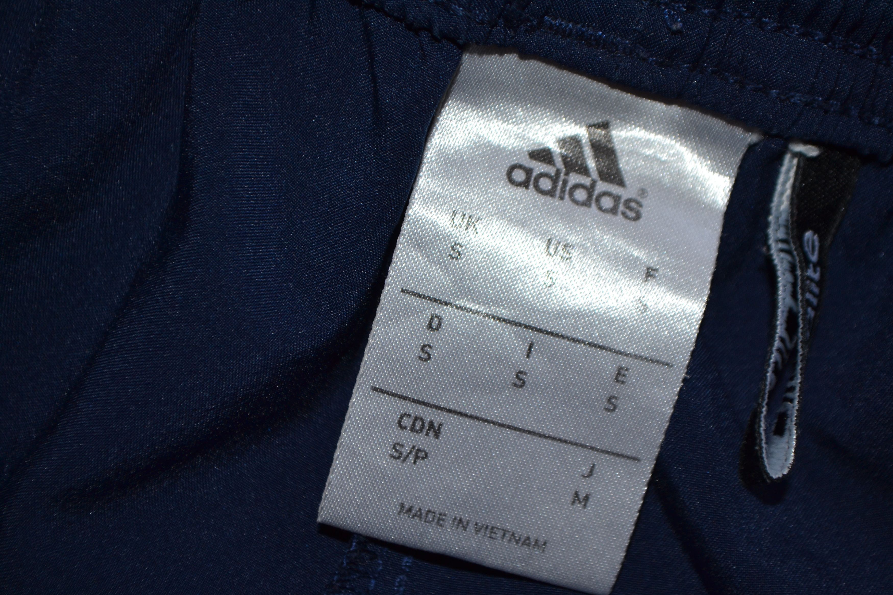 Adidas Vintage Real Madrid Shorts Football 2015 2016 Soccer Size US 30 / EU 46 - 3 Thumbnail