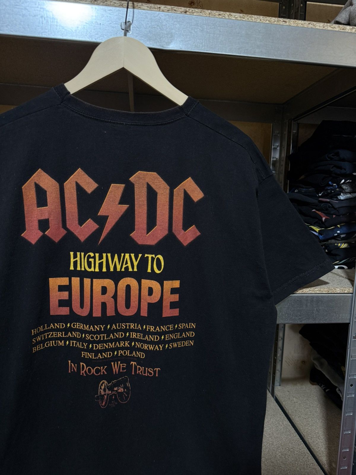 Band Tees × Vintage Vintage 2016 AC/DC Rock Or Bust Highway To Europe T-Shirt Size US XL / EU 56 / 4 - 4 Thumbnail
