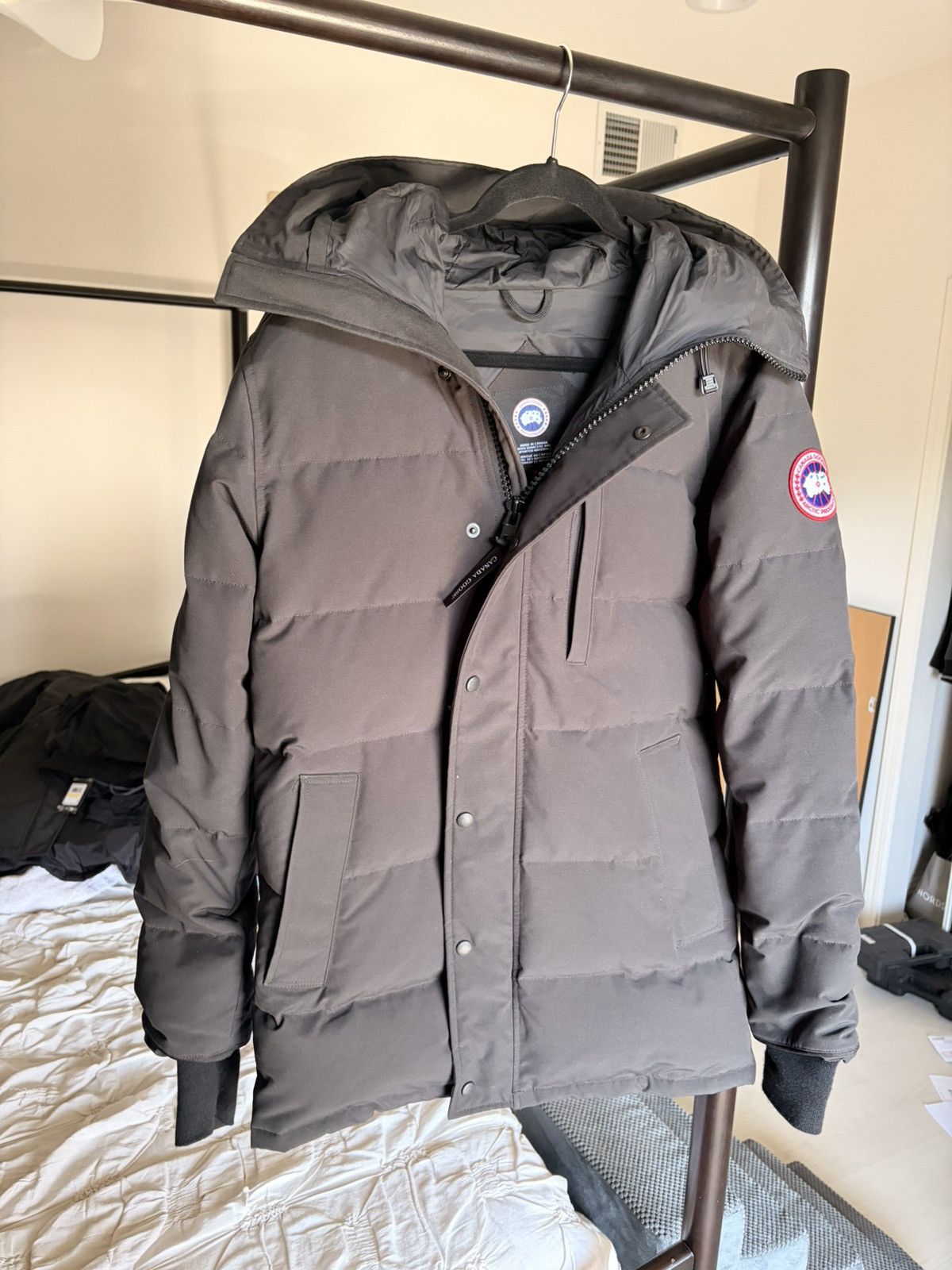 Canada Goose Only worn a few times Size US S / EU 44-46 / 1 - 1 Thumbnail