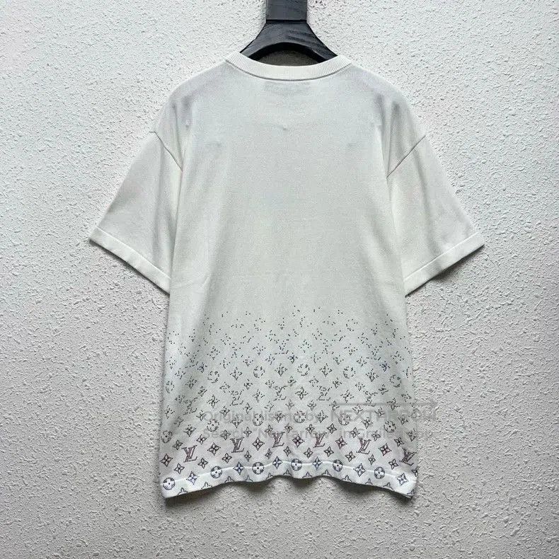 Louis Vuitton Louis Vuitton Gradient Logo Short Sleeve. Size US S / EU 44-46 / 1 - 2 Thumbnail