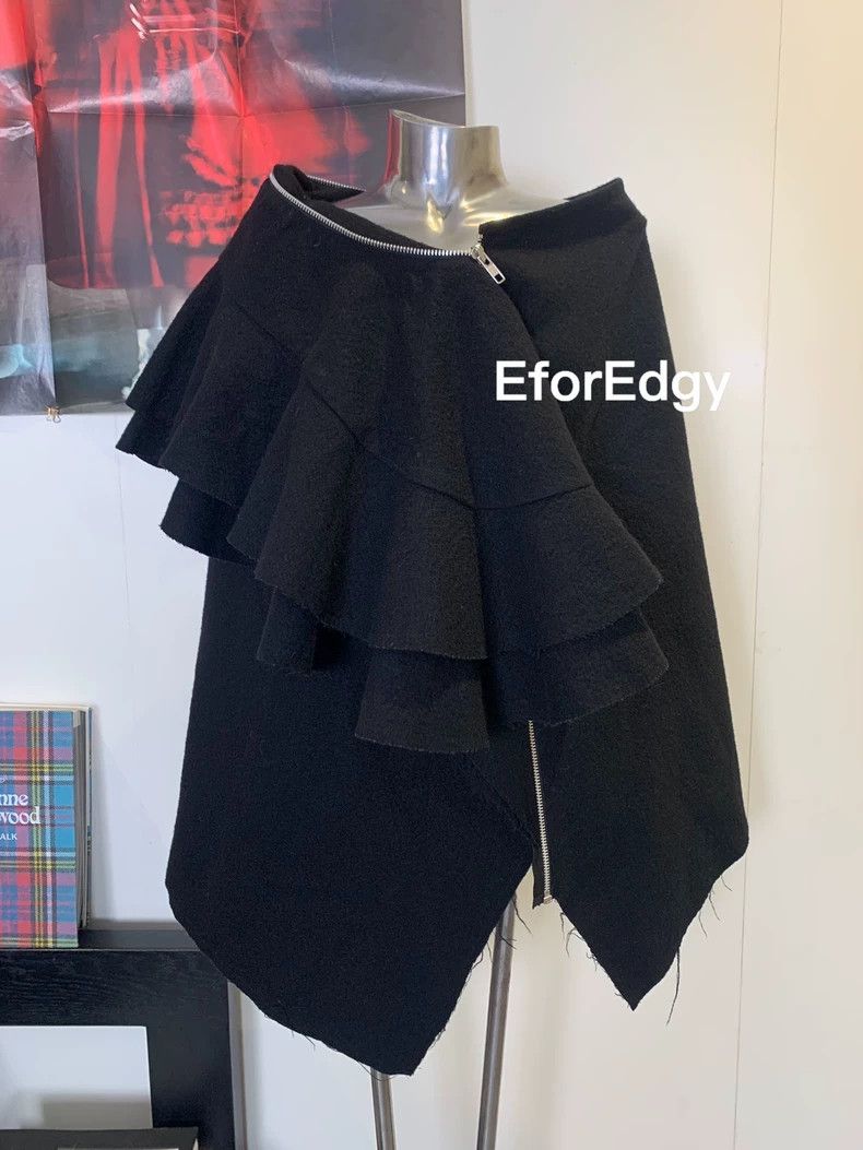 Comme des Garcons Comme Des Garcons size M Black asymmetric zip-up wool skir Size 24" / US 00 / IT 34 - 4 Thumbnail